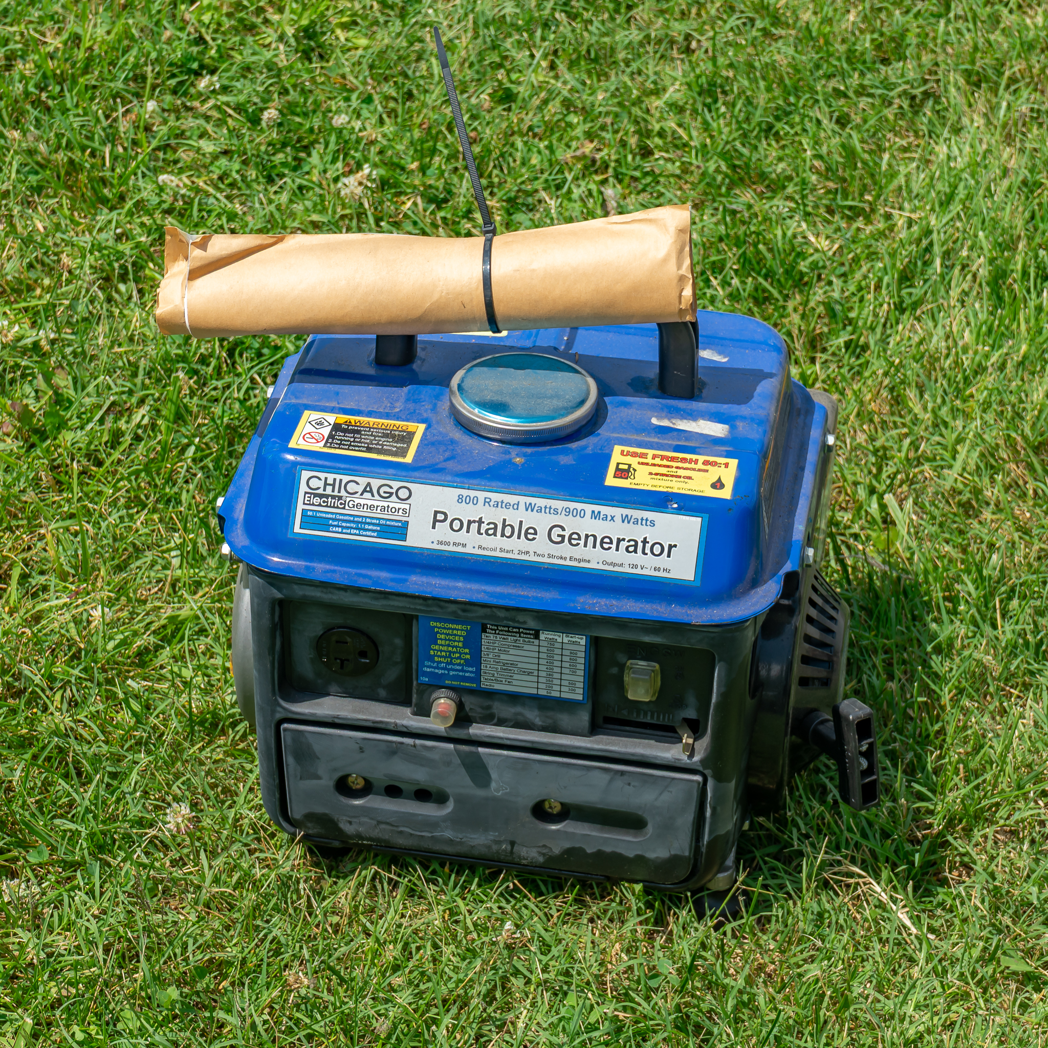 Small Chicago Electric Portable 800 Watt Generator | Harritt Group, Inc