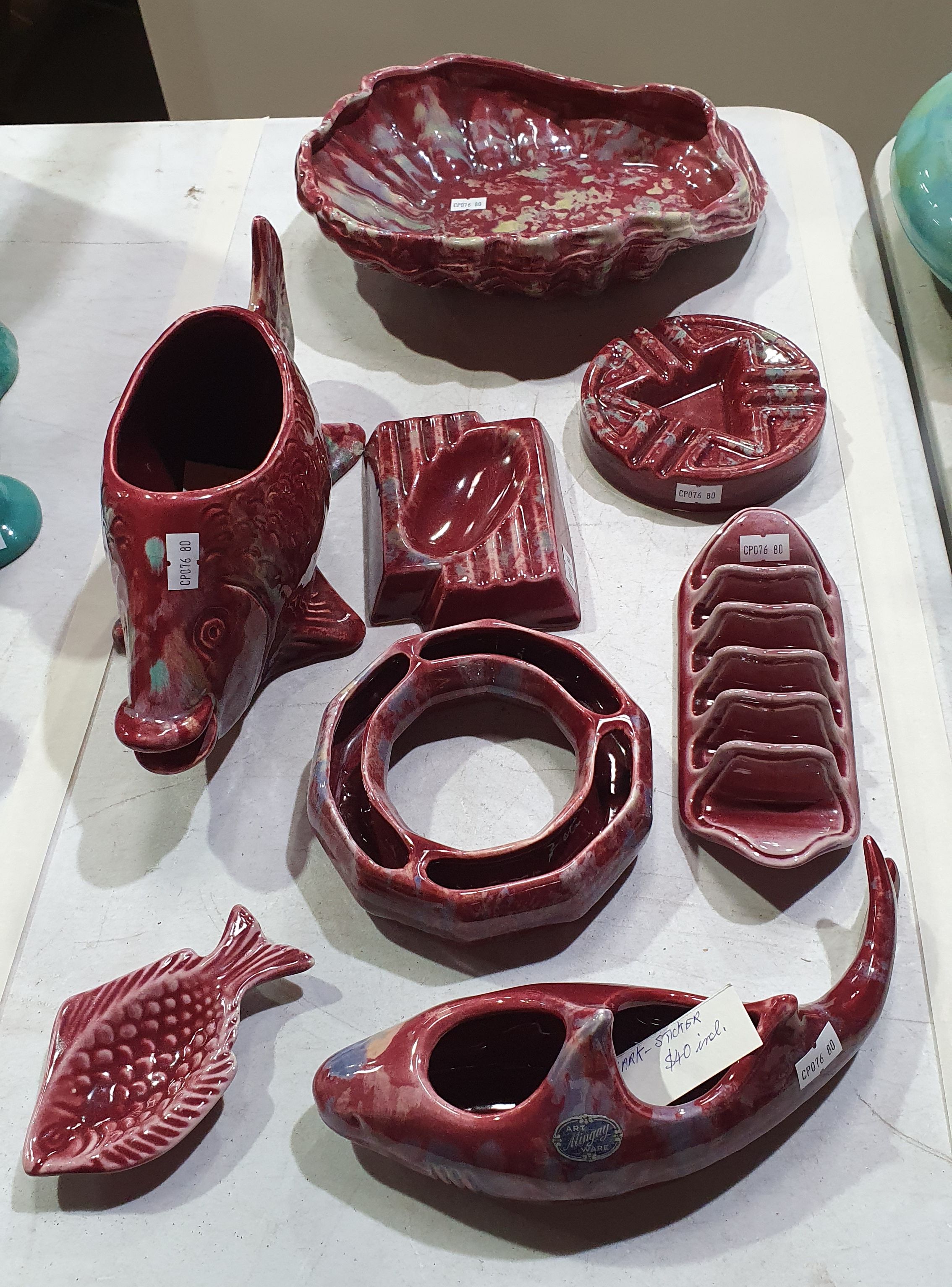 452 · A GROUP OF MCP MINGAY PIECES IN THE BURGUNDY DRIP GLAZE COLOURWAY