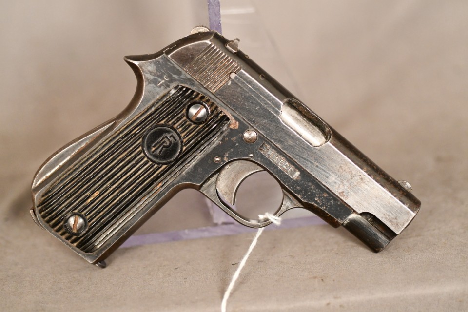 Unique Model RR51, .32 acp cal. auto pistol, Blue, 3 1/8
