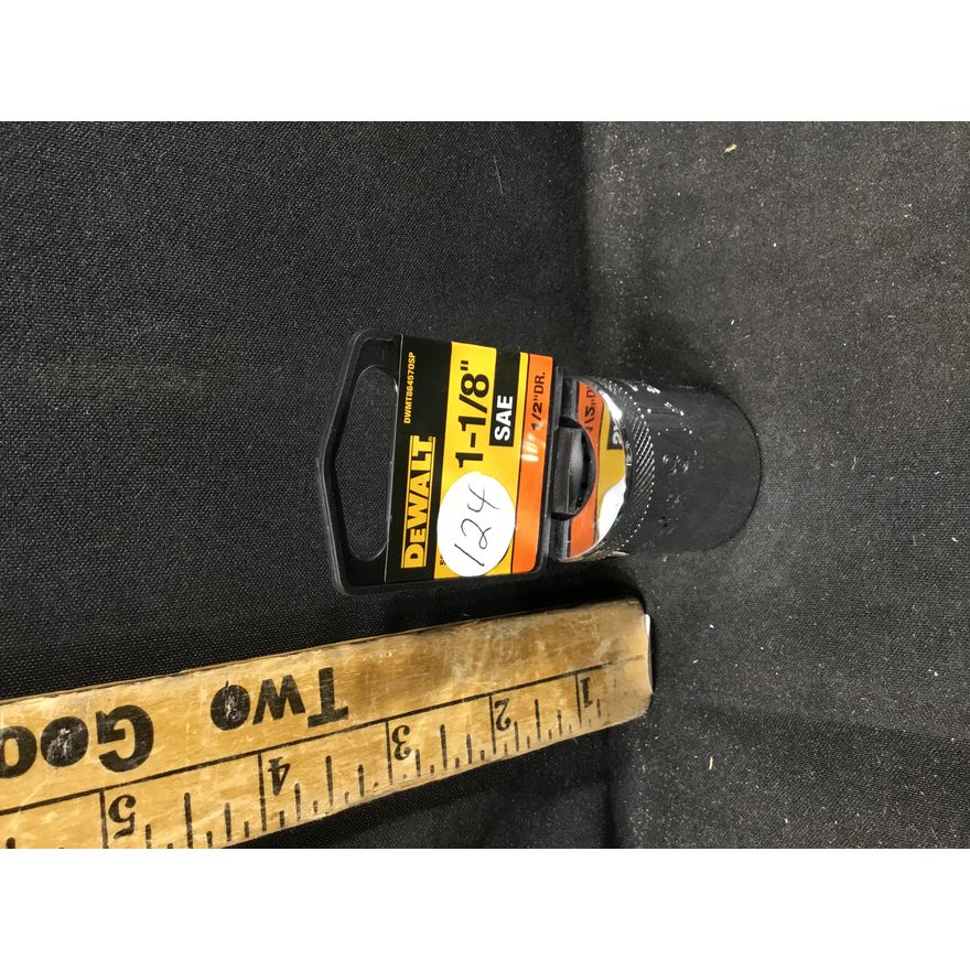 DeWalt 1-1/8" SAE 1/2" DR. Socket