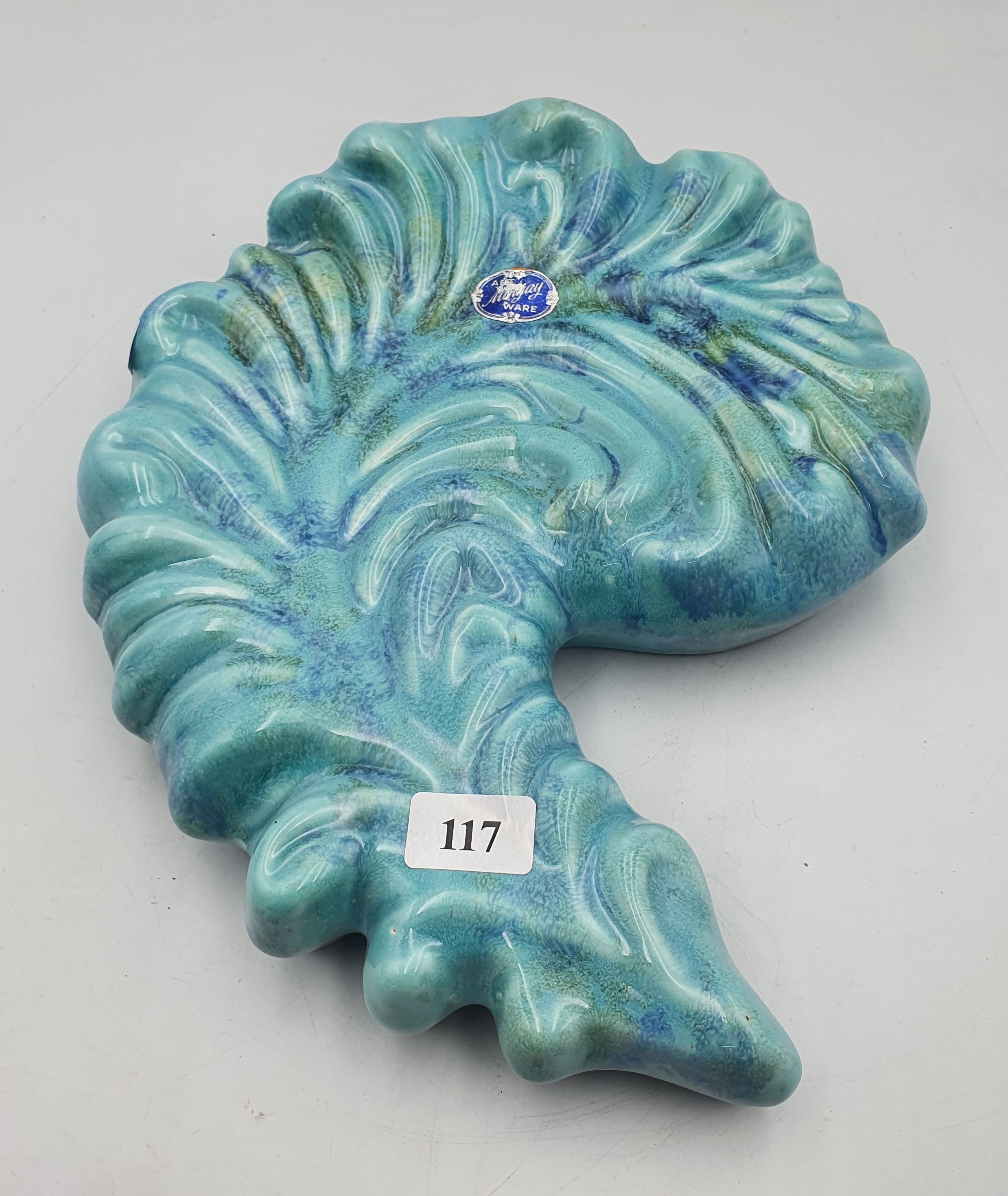 117 · A MINGAY WARE SHELL WALL POCKET