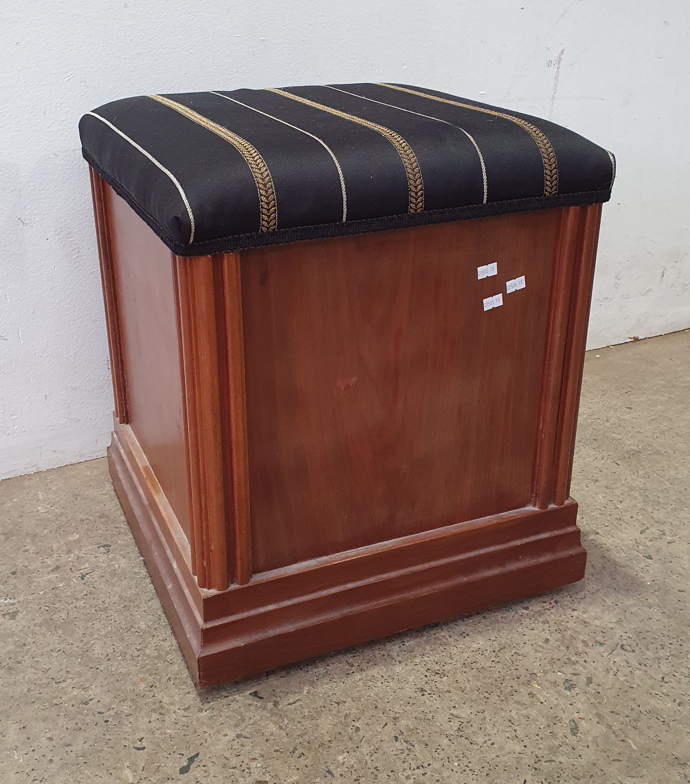 2160 · A WOODEN STORAGE OTTOMAN