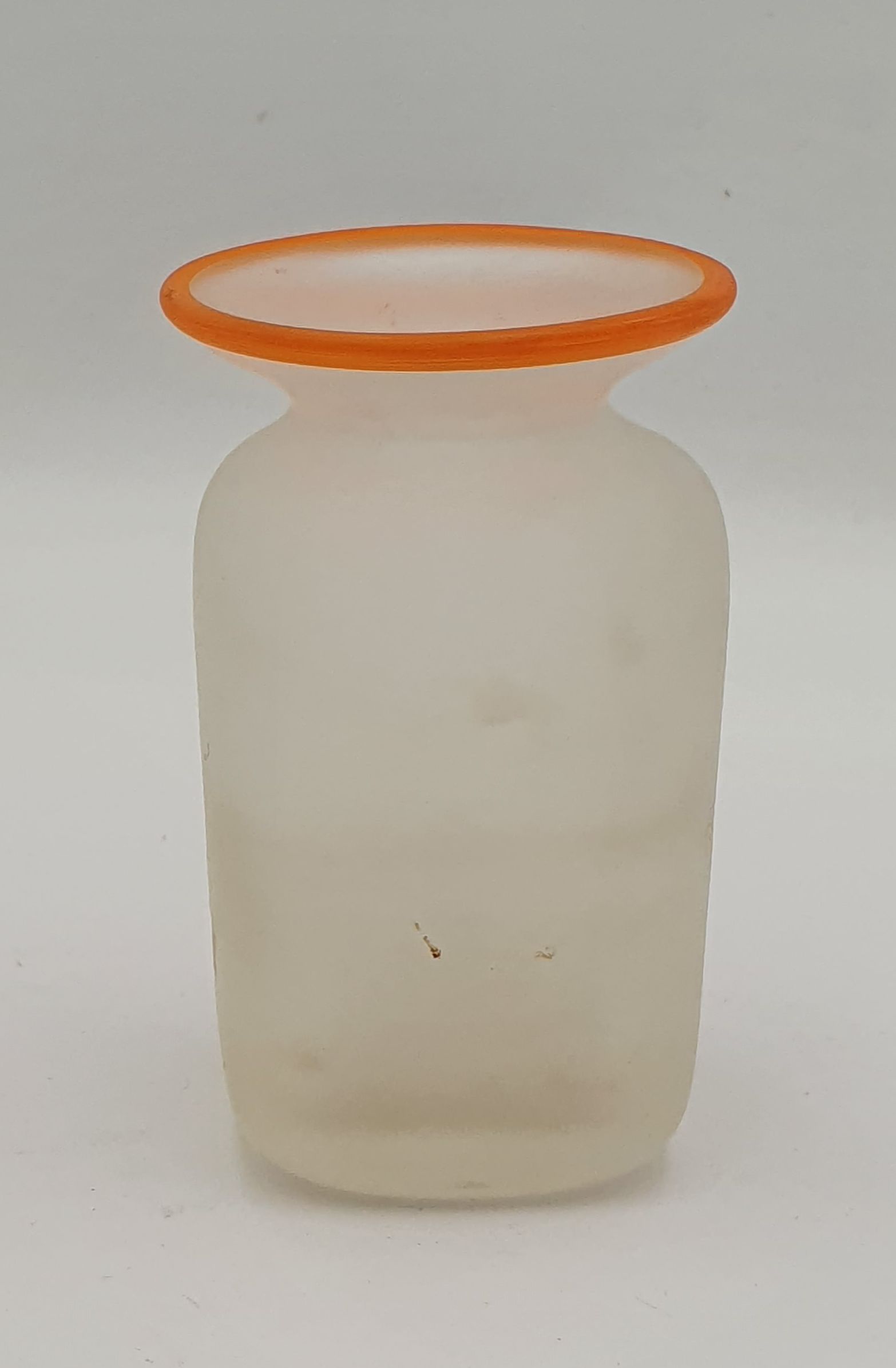 528 · A COLIN HEANEY FROSTED GLASS VASE