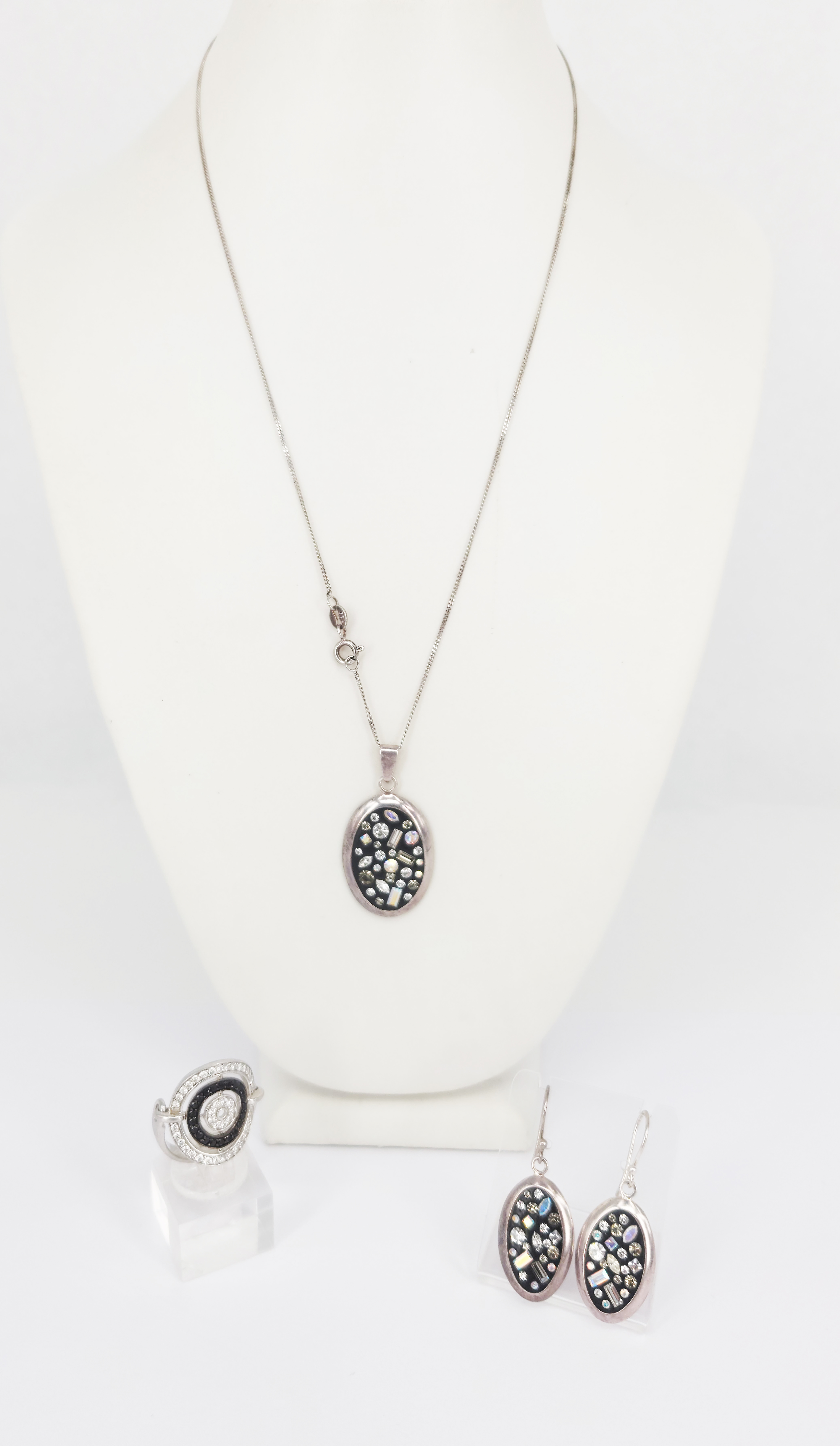 416 · A STERLING SILVER AND STONE-SET NECKLACE AND EARRINGS