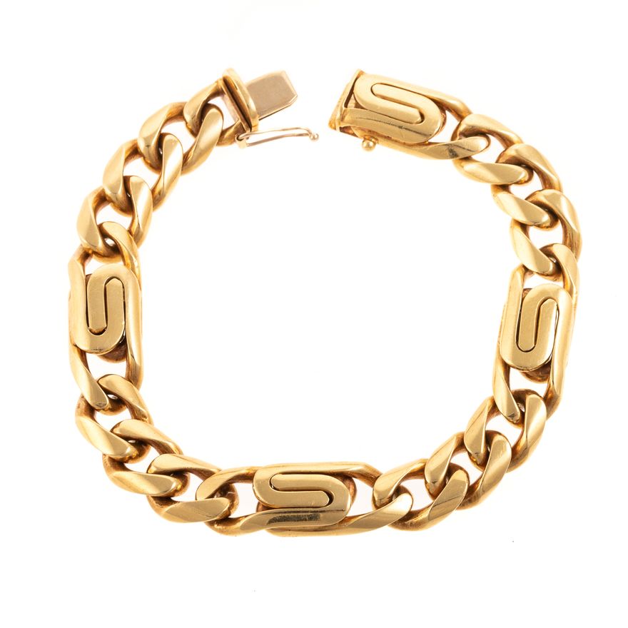 A Modified Figaro Chain Bracelet in 18K