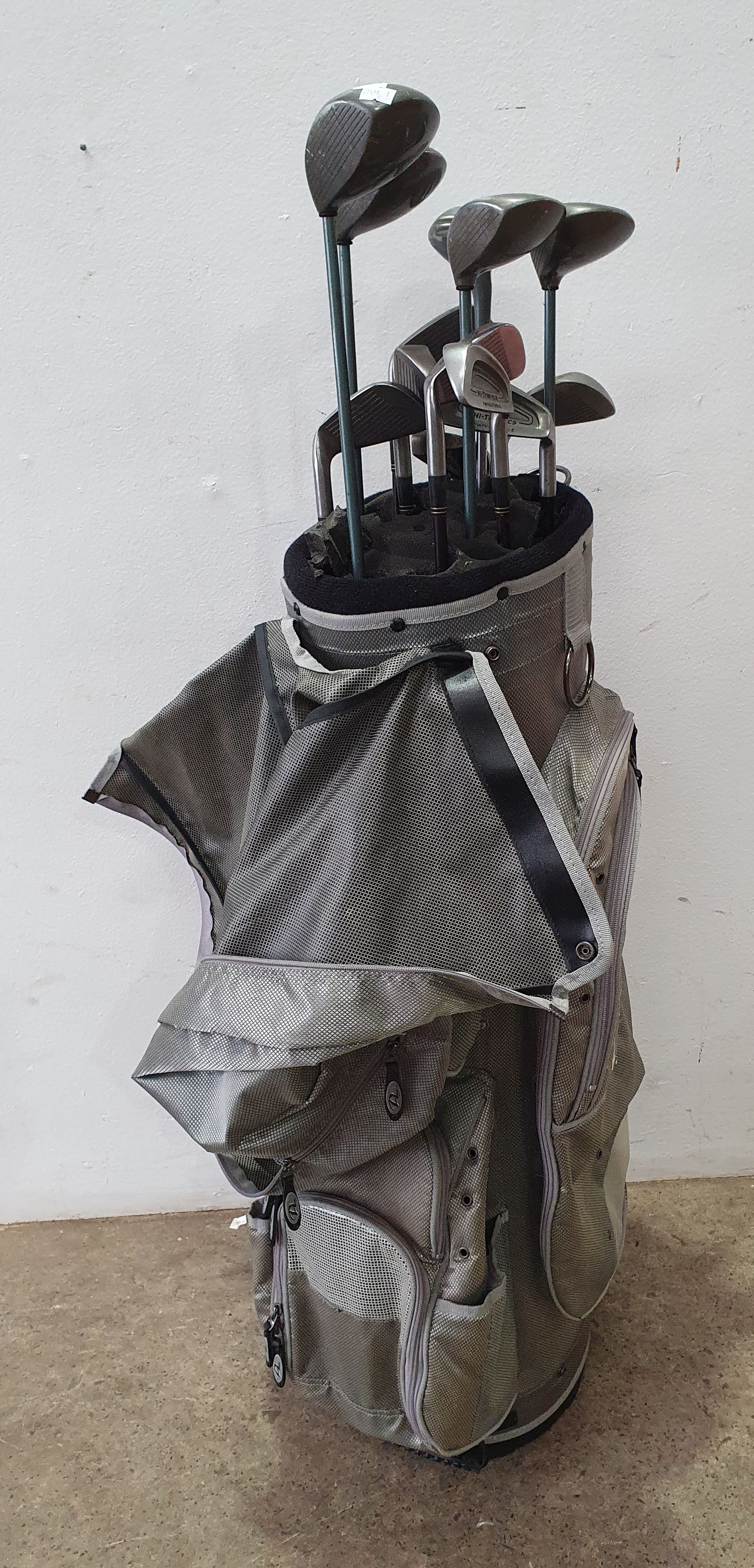 A Set Of Callaway Golf Clubs