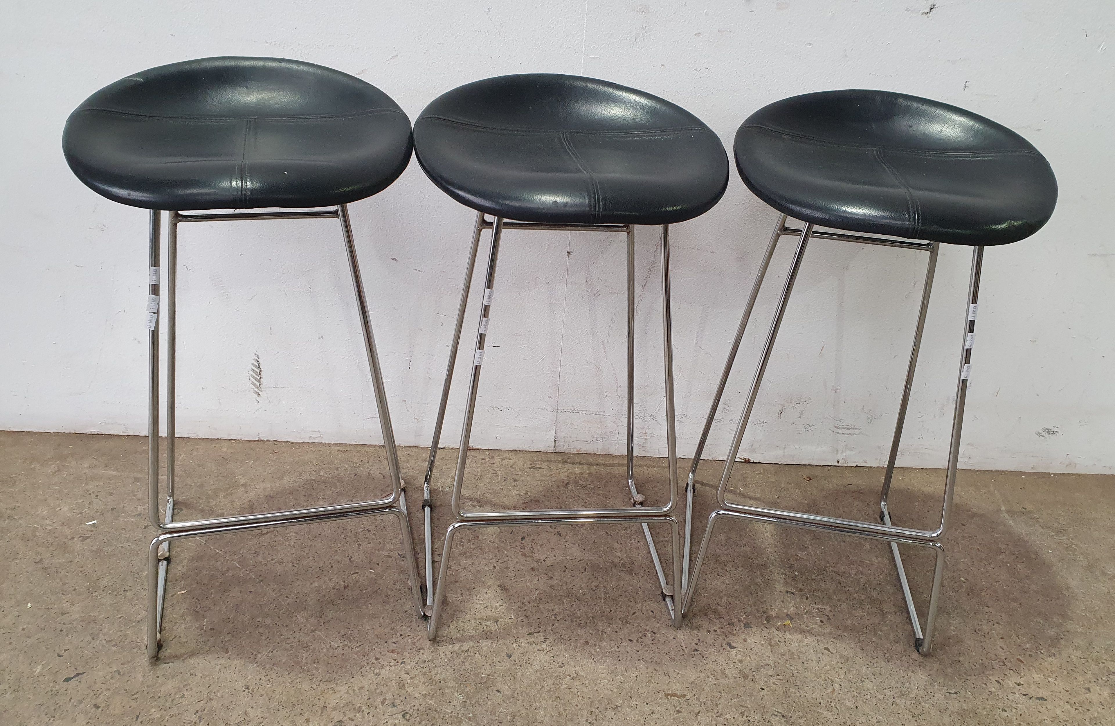2350 · A SET OF THREE BAR STOOLS