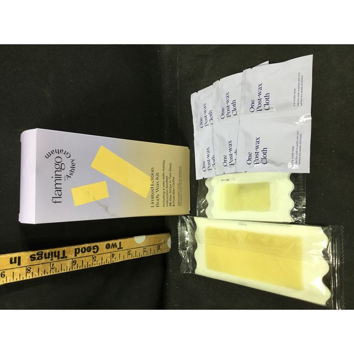 Flamingo Ashley Graham Limited Edition Body Wax Kit - 28 Wax Strips