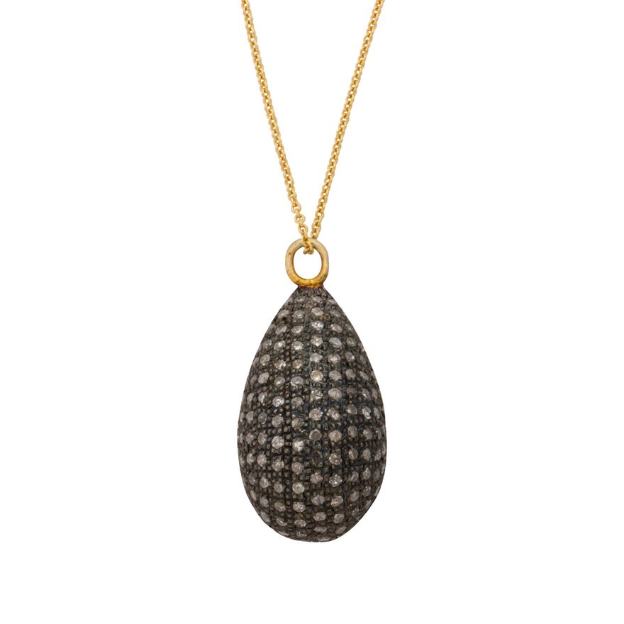 A diamond pendant necklace