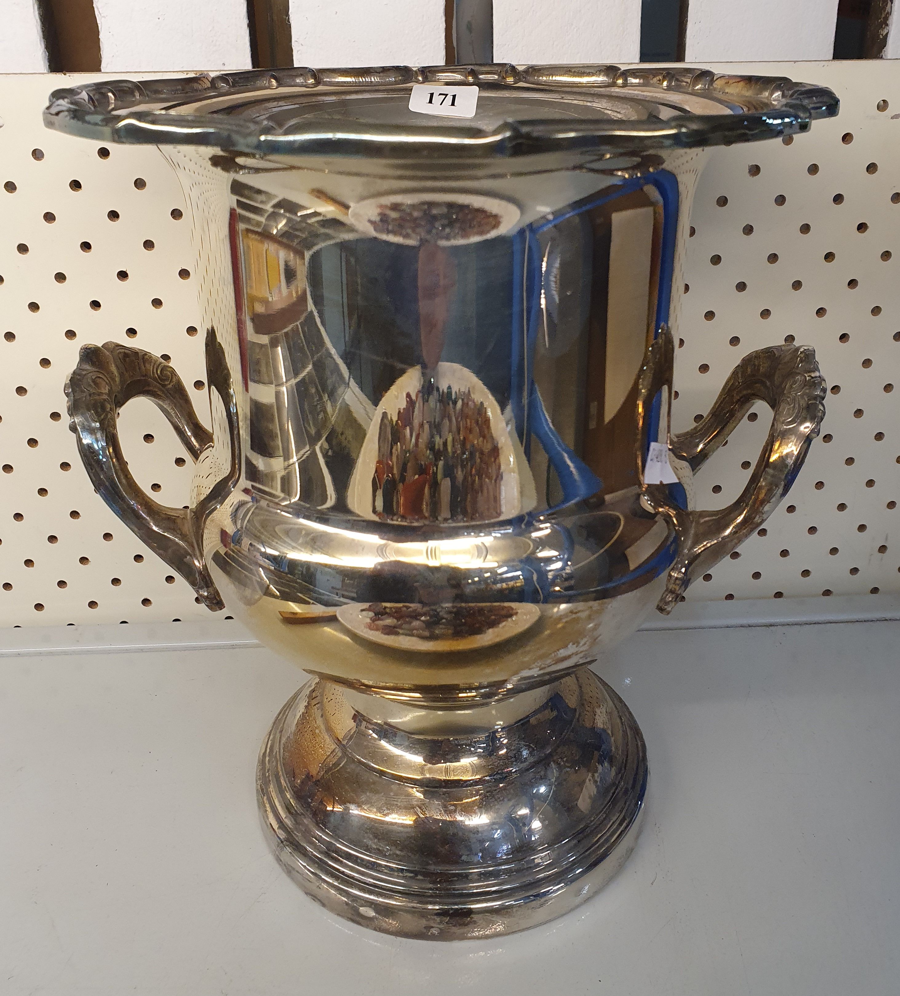 171 · A PERFECTION PLATE LARGE CHAMPAGNE BUCKET