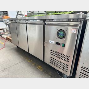 FED-X S/STEEL TRIPLE DOOR REFRIDGERATED UNDER BENCH UNIT