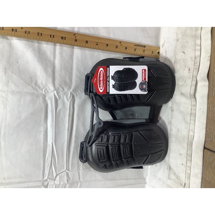 McGuire-Nicholas Monster All Terrain Medium Knee Pads