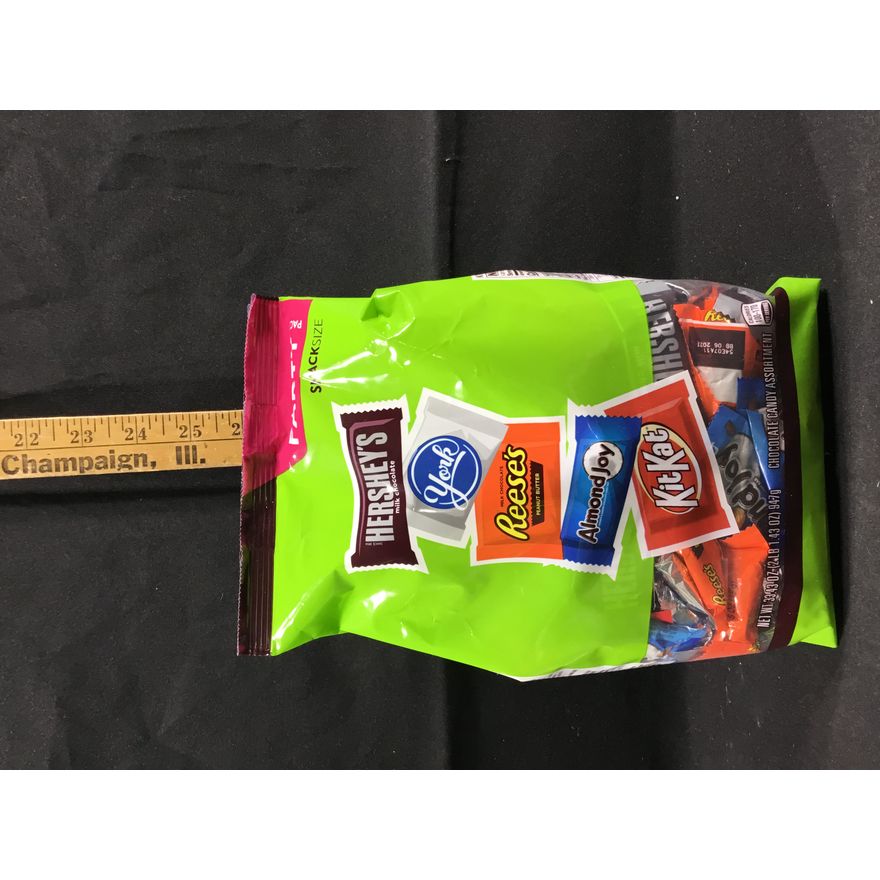 33.43oz Candy Assortment Party Pack