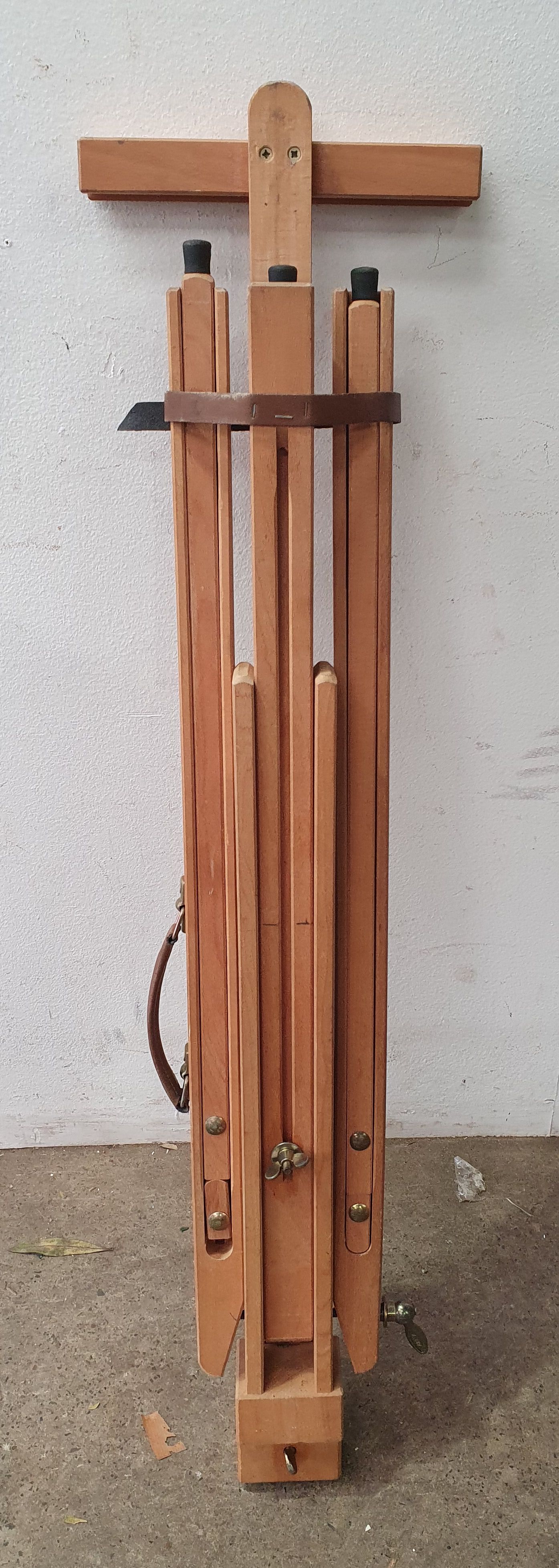 AN ARTIST EASEL