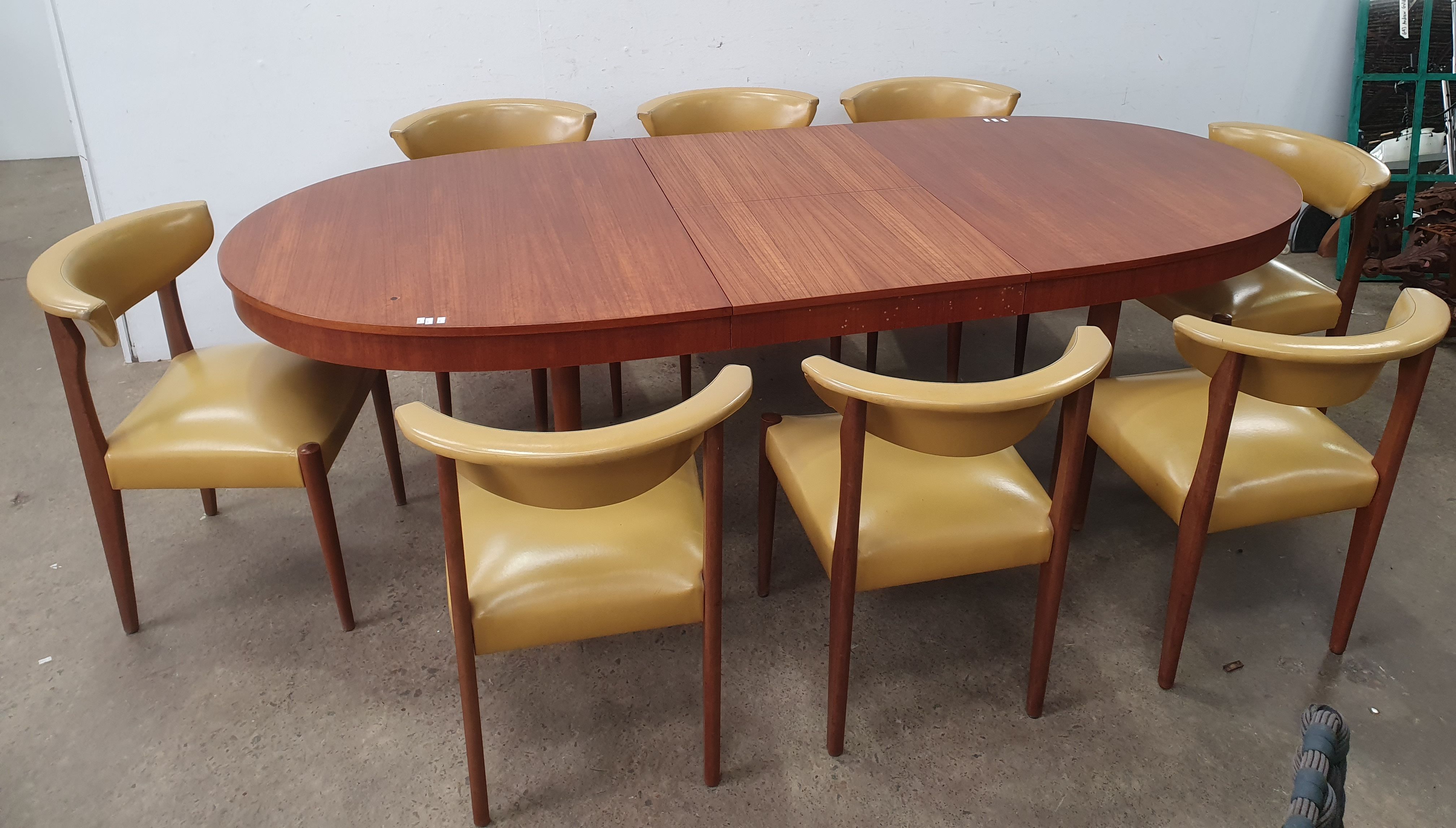 2050 · A BERRYMAN MID-CENTURY DINING TABLE