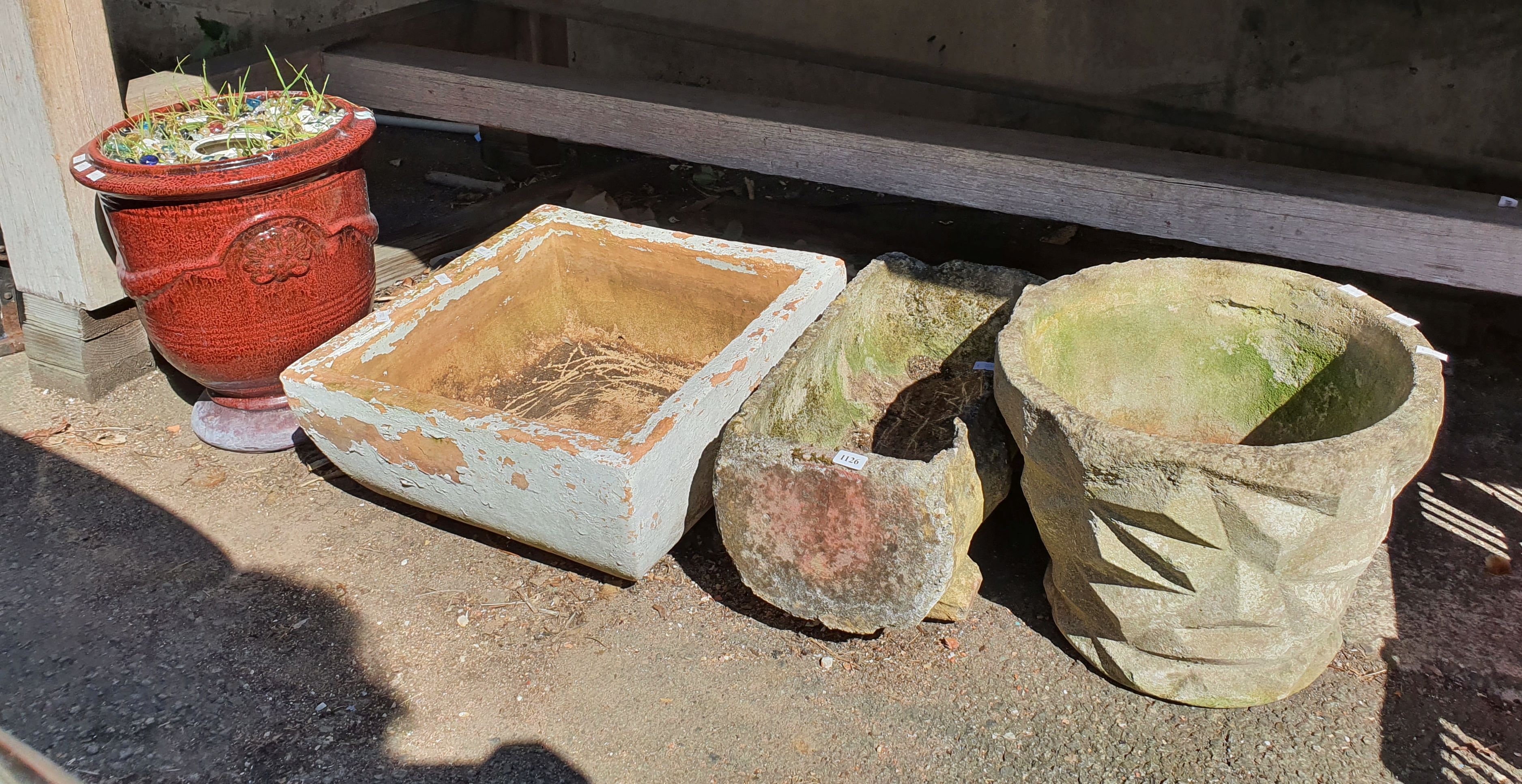 1126 · A GROUP OF VARIOUS POTS