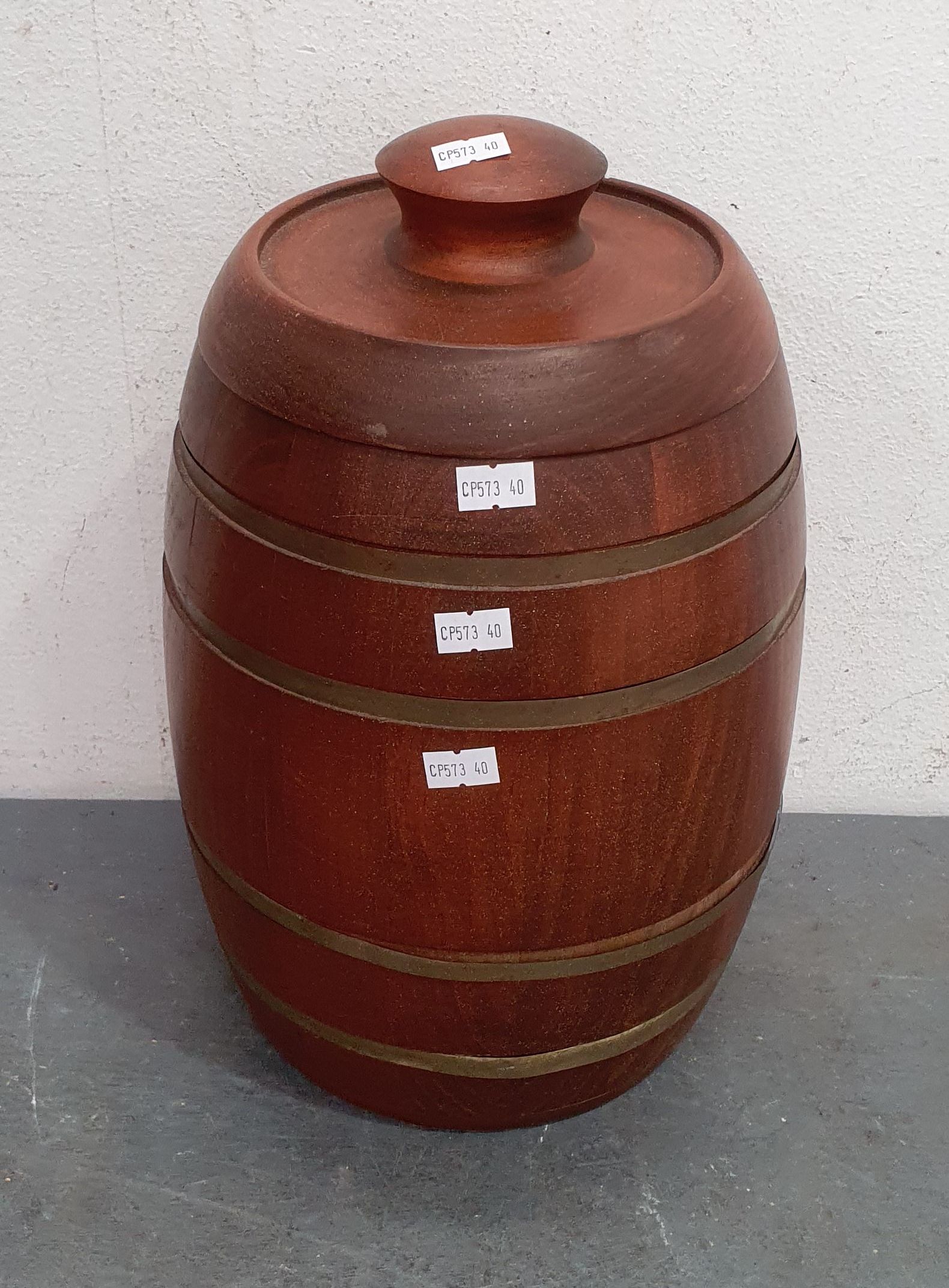 1201 · A TIMBER ICE BUCKET/COOKIE JAR 33cm