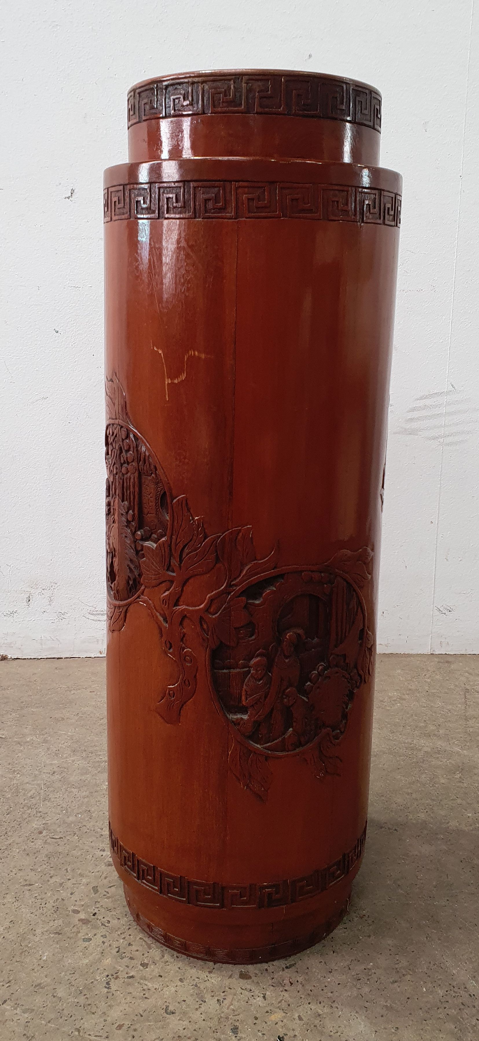 2058 · AN ORIENTAL STYLE PLINTH