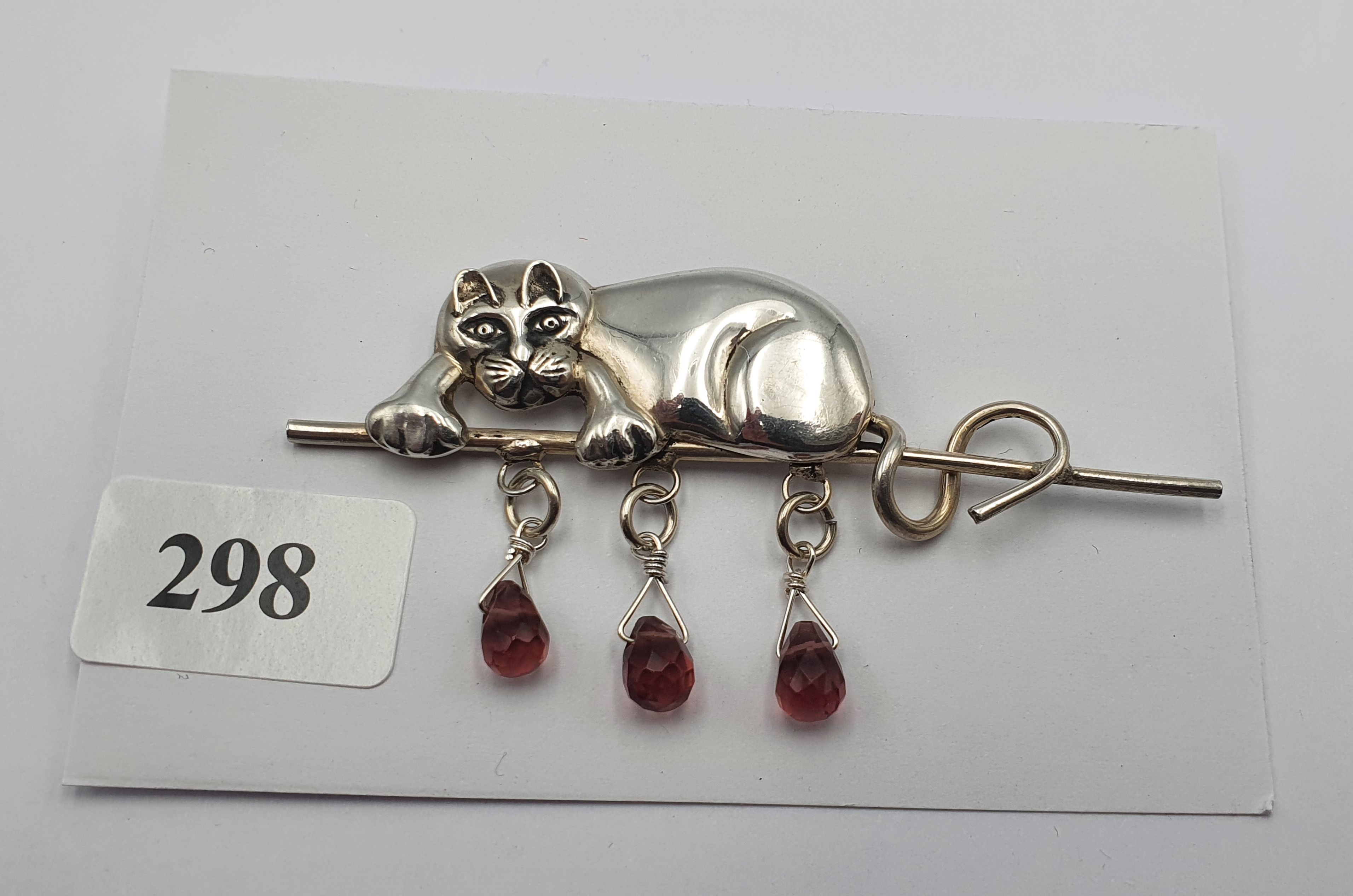 298 · A UNIQUE VINTAGE SILVER BROOCH