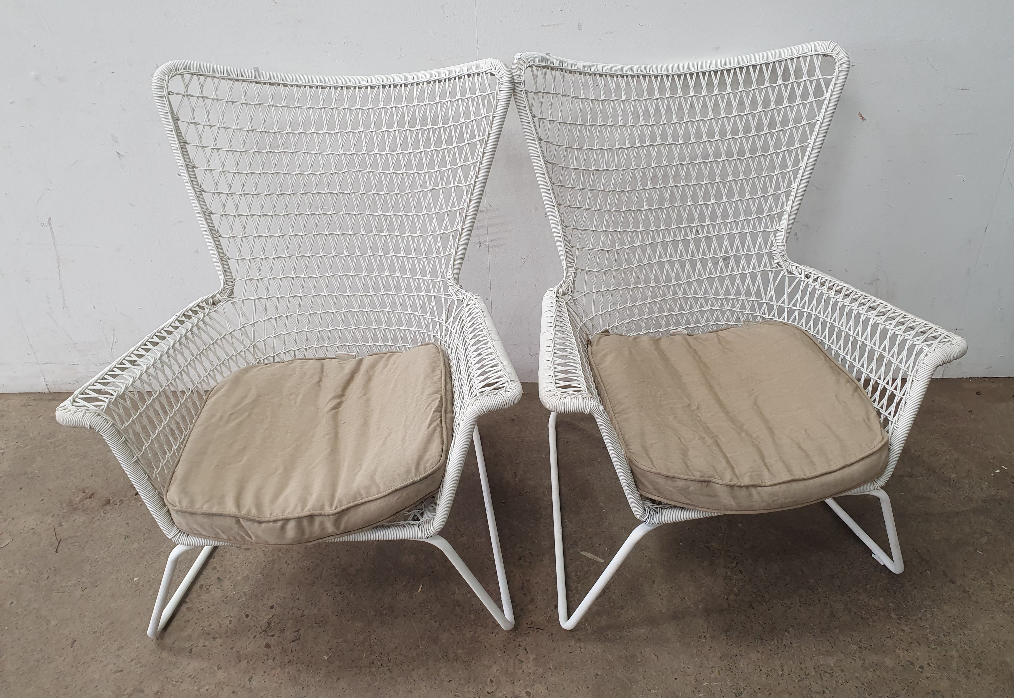 1089 · TWO WHITE OUTDOOR CHAIRS