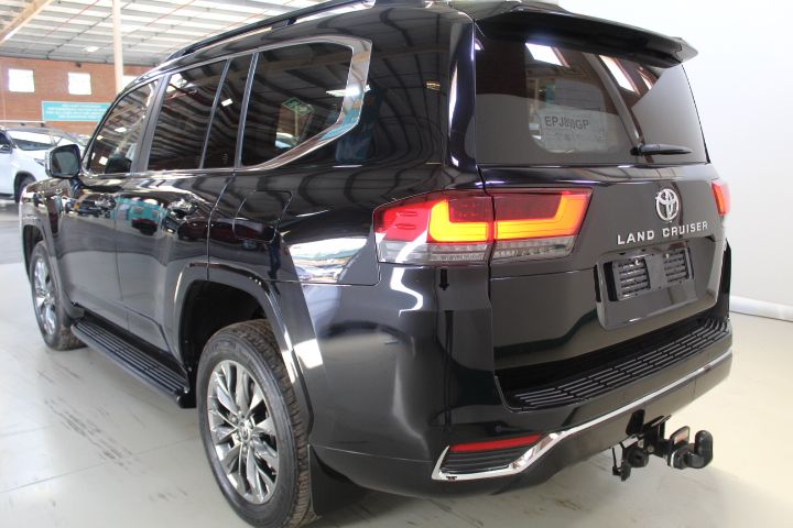 ＡＯＡＯ２３ページ 2023 TOYOTA LANDCRUISER 300 V6 3.5T ZX | Wesbank