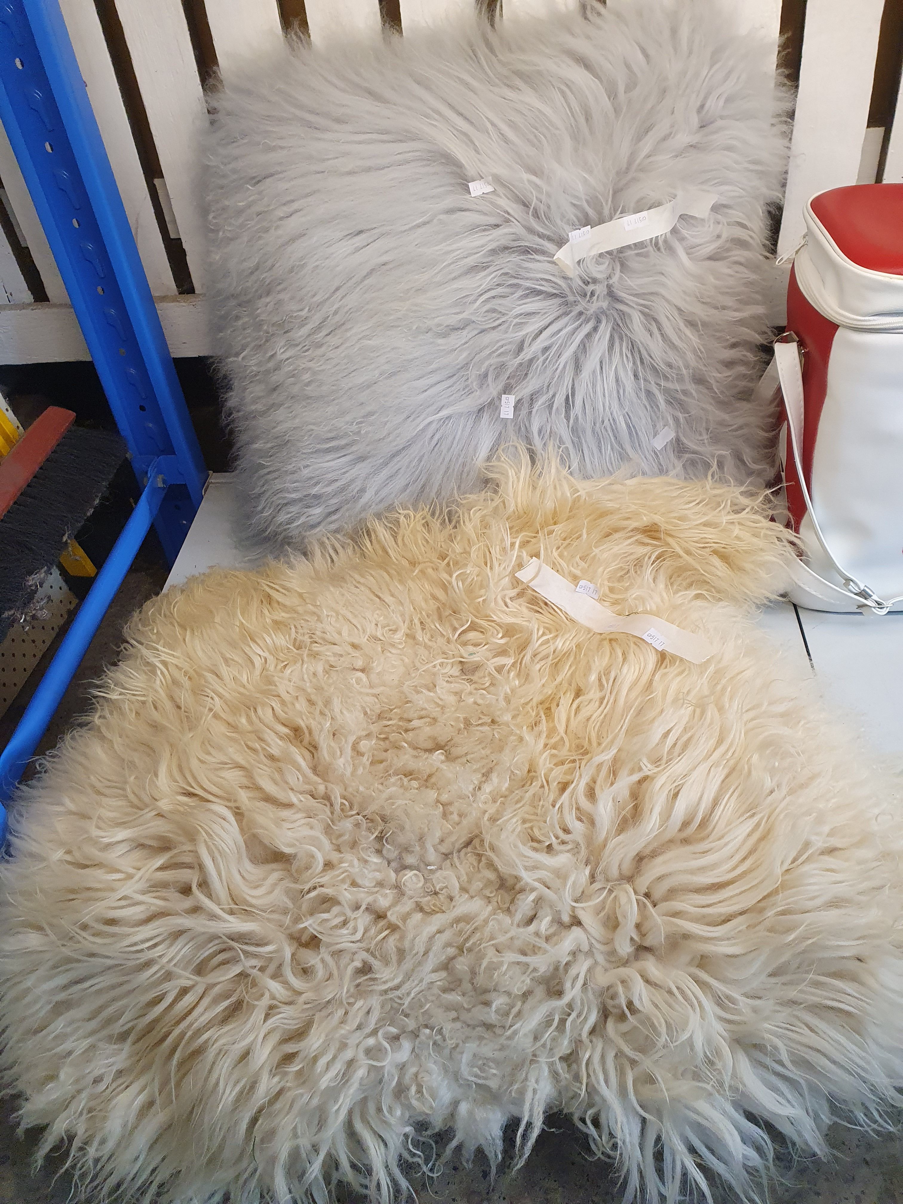 236 · A VINTAGE SHAG WOOL CUSHION AND  RUG