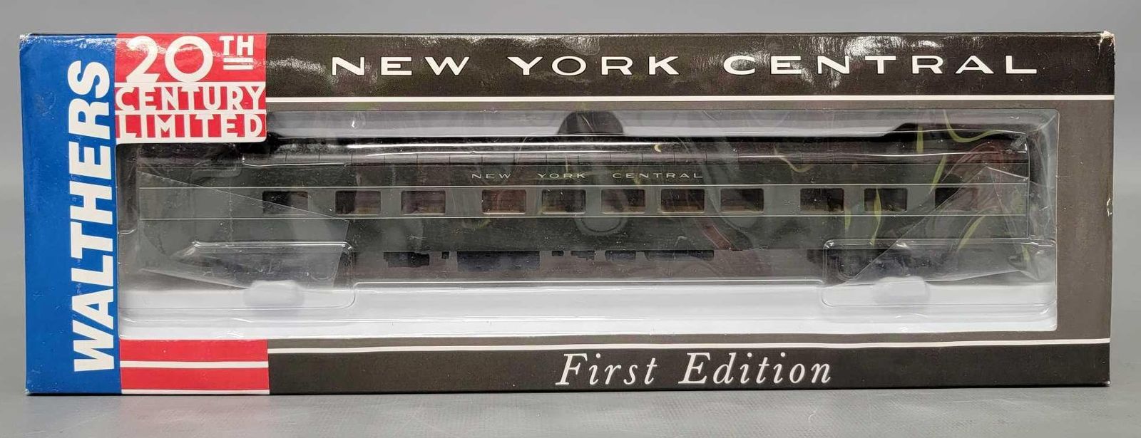 Walthers HO New York Central 20th Century Limited passenger car in
