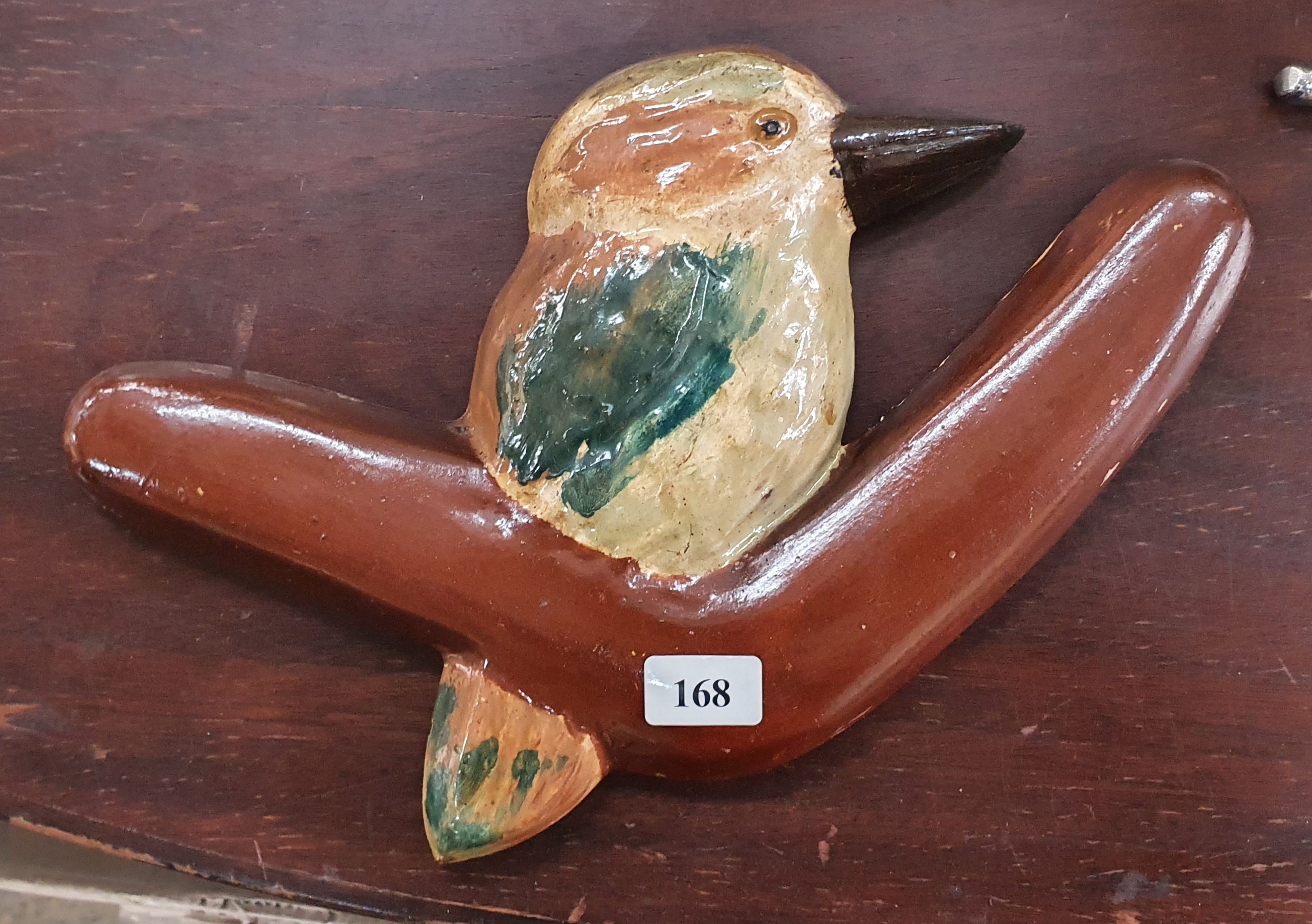 168 · A PLASTER 'KOOKABURRA AND BOOMERANG' WALL PLAQUE