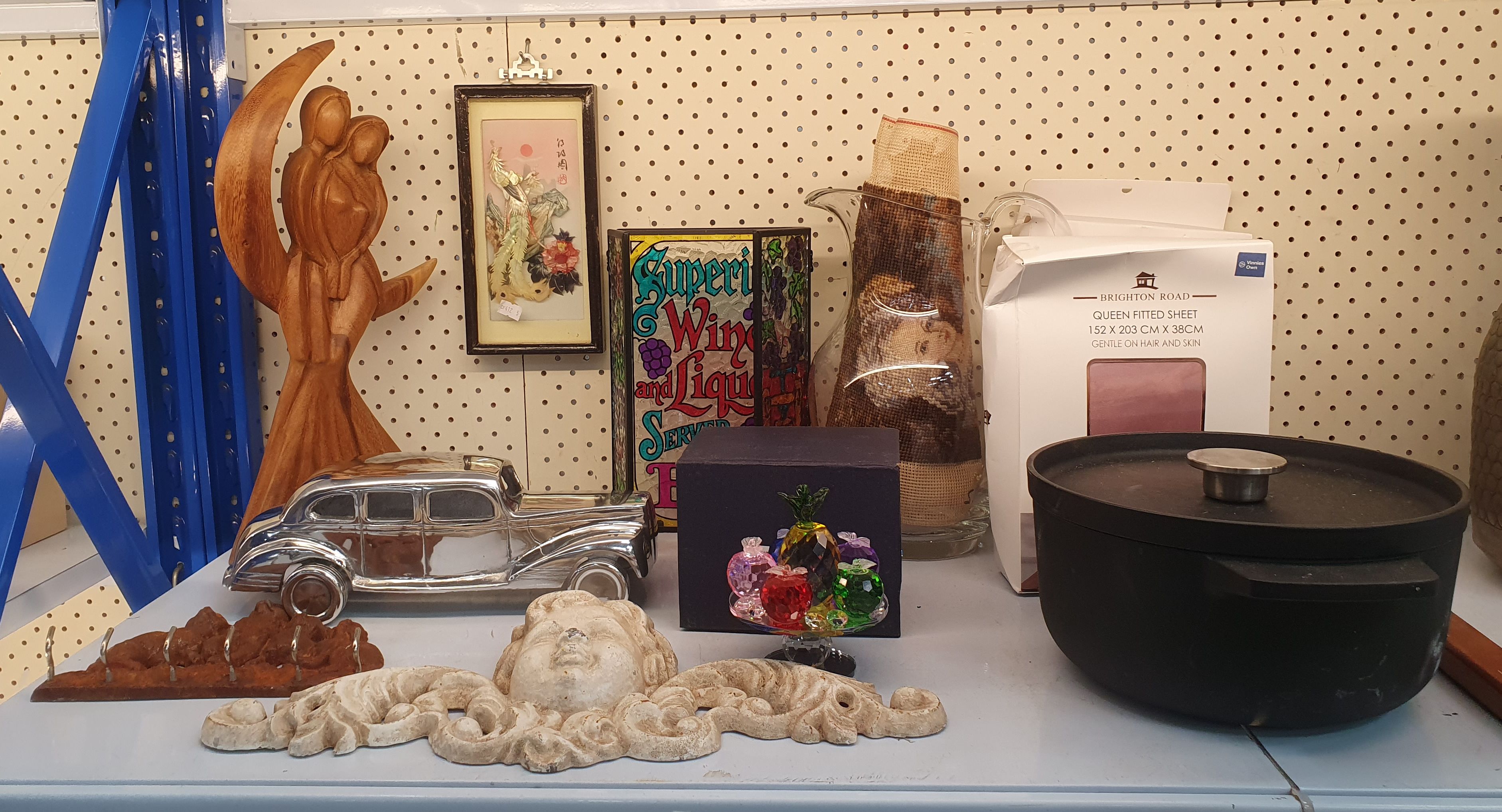 82 · A GROUP OF VARIOUS ITEMS