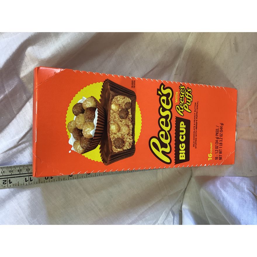 Reese's Big Cup w/ Reese's Puffs- 16ct (BB 03 2024)