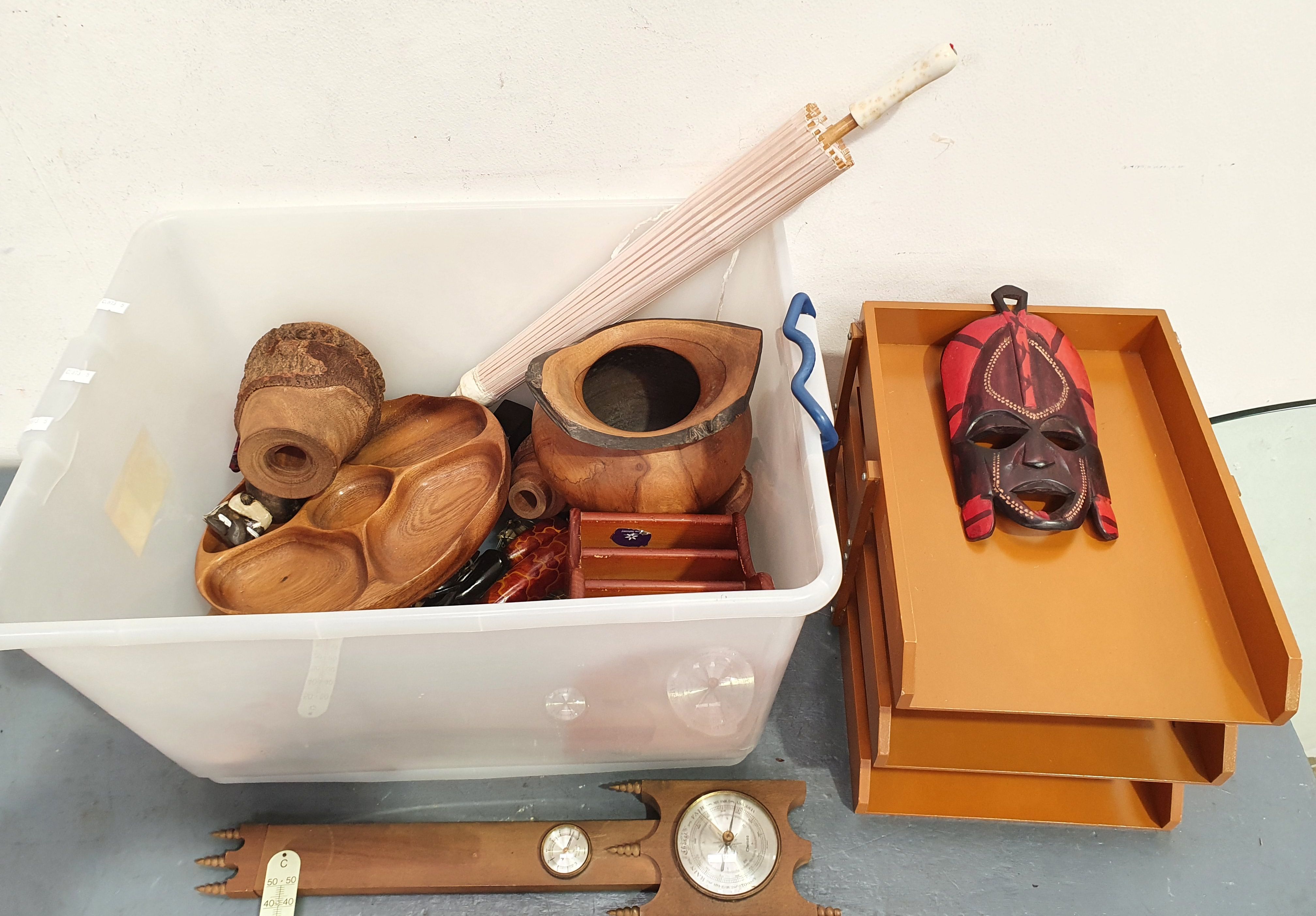 1259 · AN ASSORTED LOT OF WOODEN ITEMS
