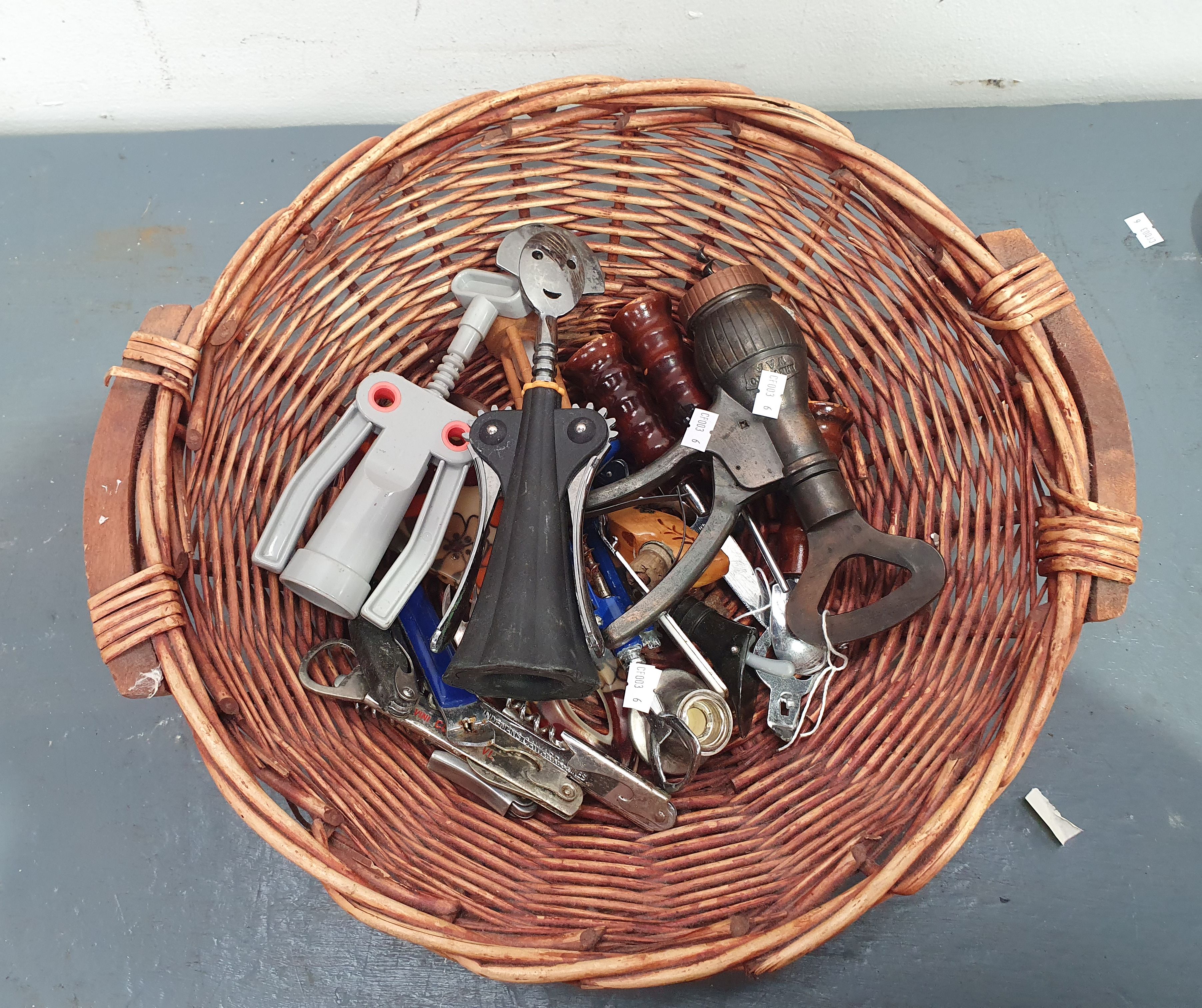 1288 · A COLLECTION OF CORKSCREWS