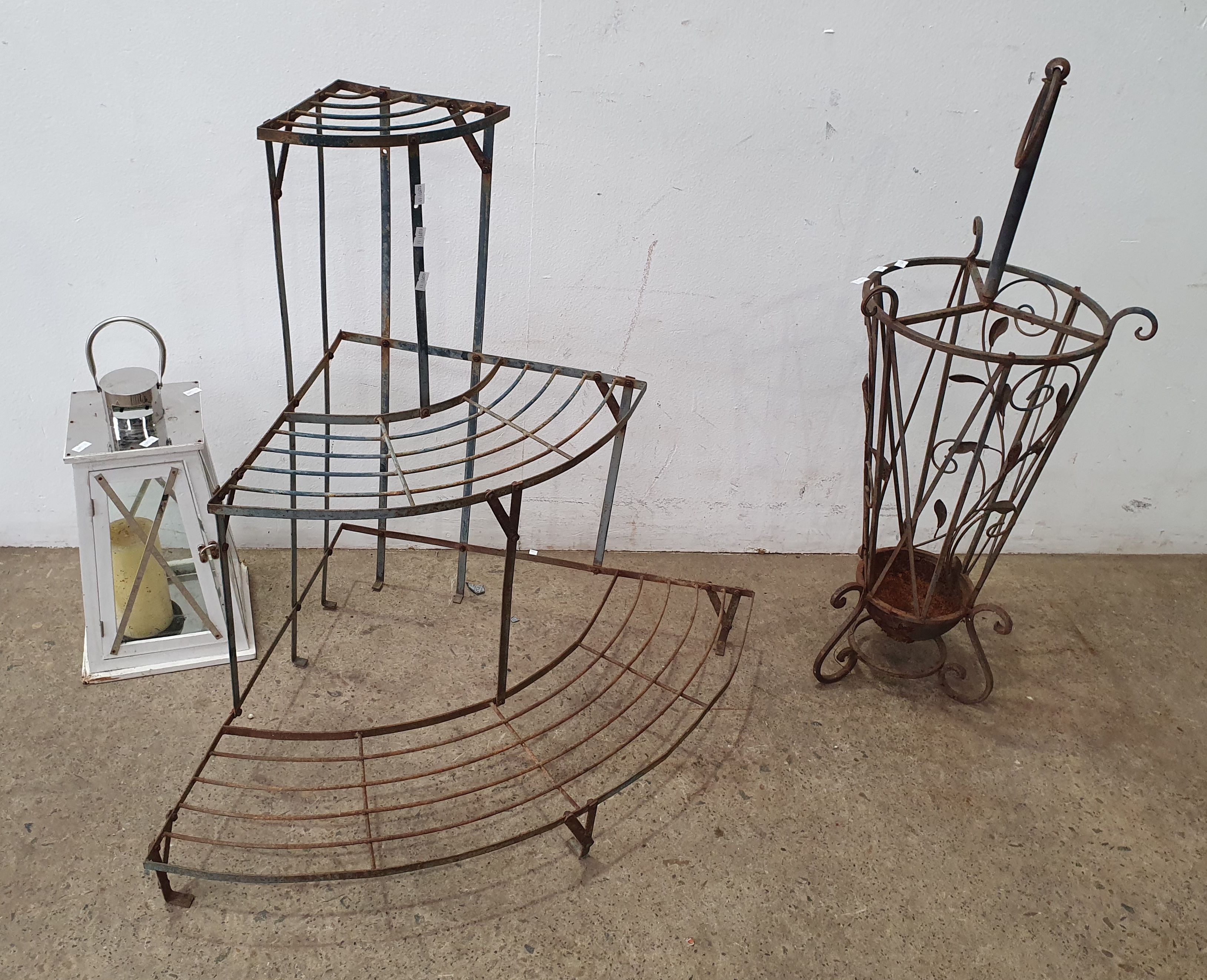 1044 · THREE VARIOUS GARDEN ITEMS