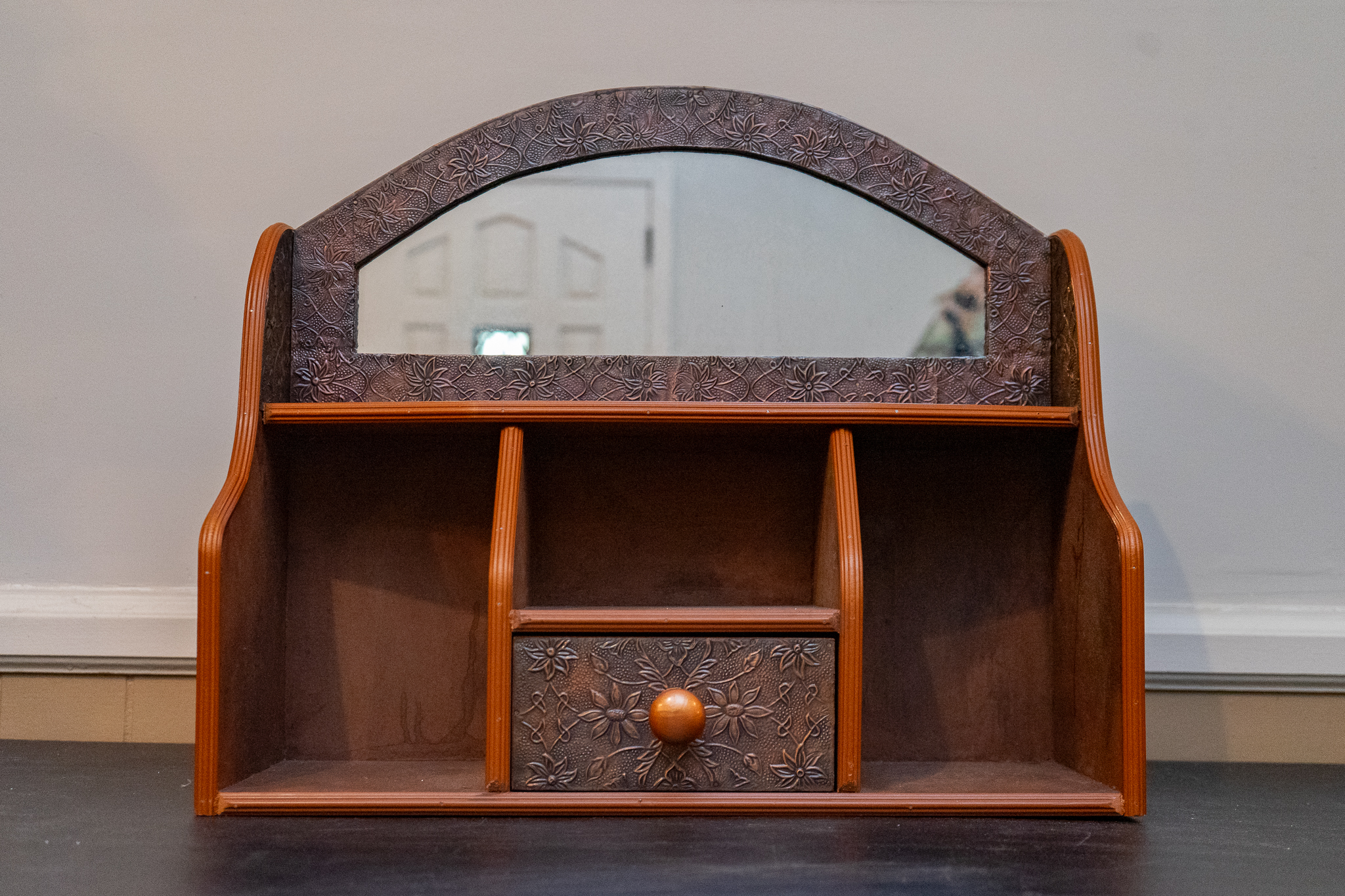 Desktop Mirror & Organizer | Harritt Group, Inc