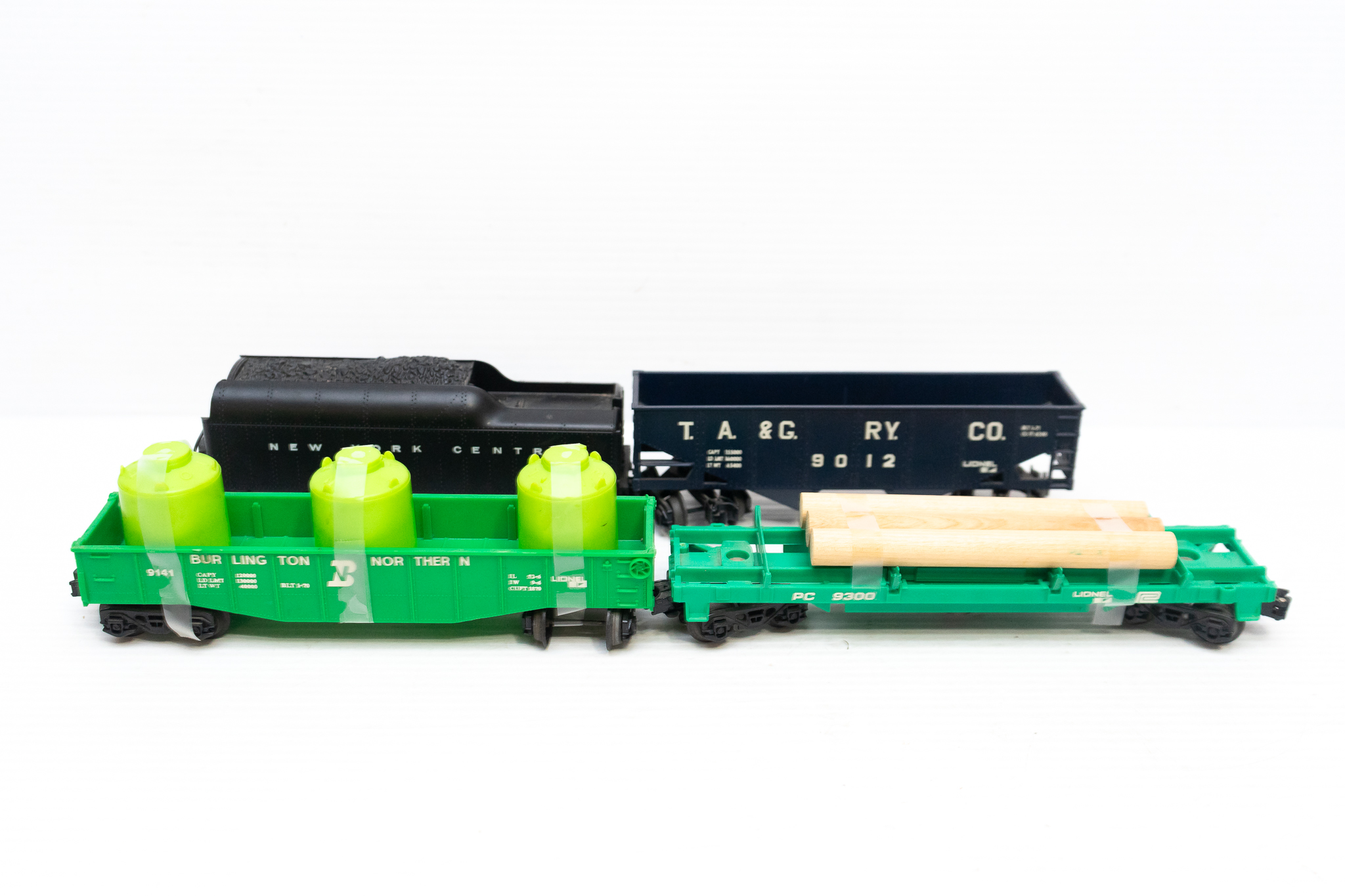 Four Lionel Model Train Cars Harritt Group, Inc