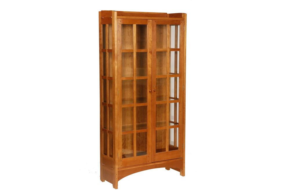 Gustav Stickley Display Cabinet With Lights And Glass Shelves