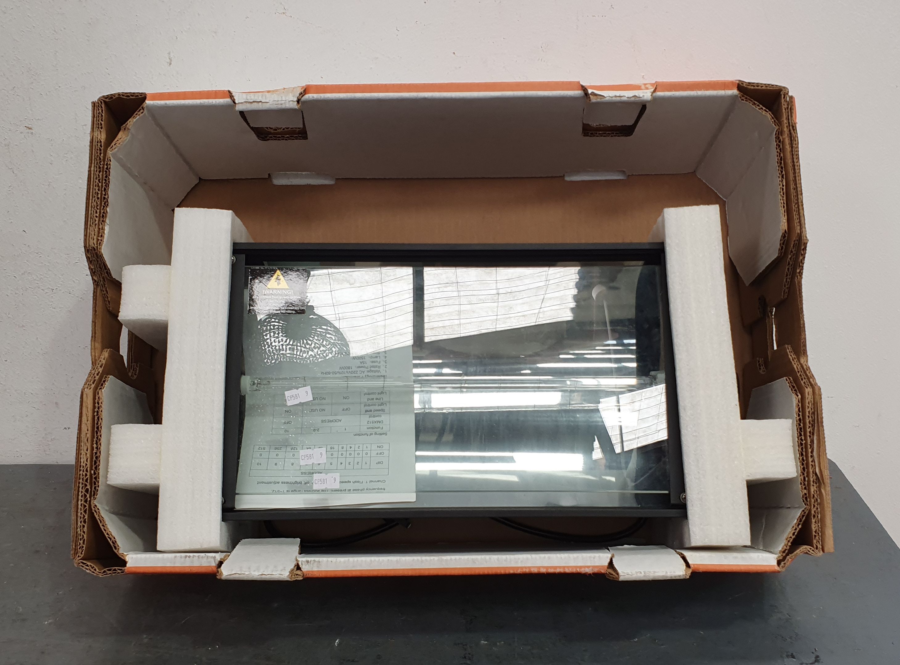 1271 · A STROBE LIGHT