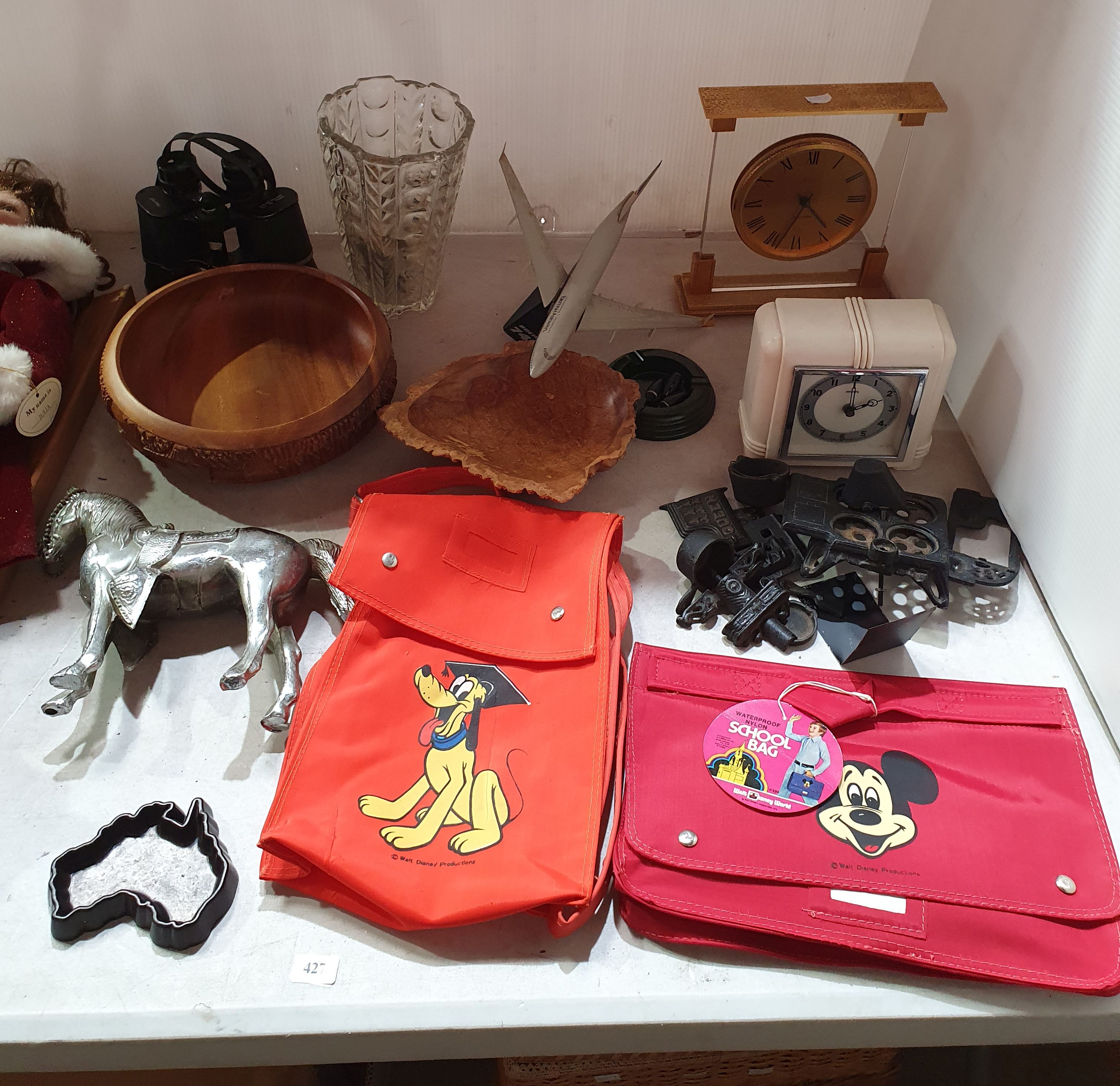 427 · A GROUP OF VARIOUS ITEMS