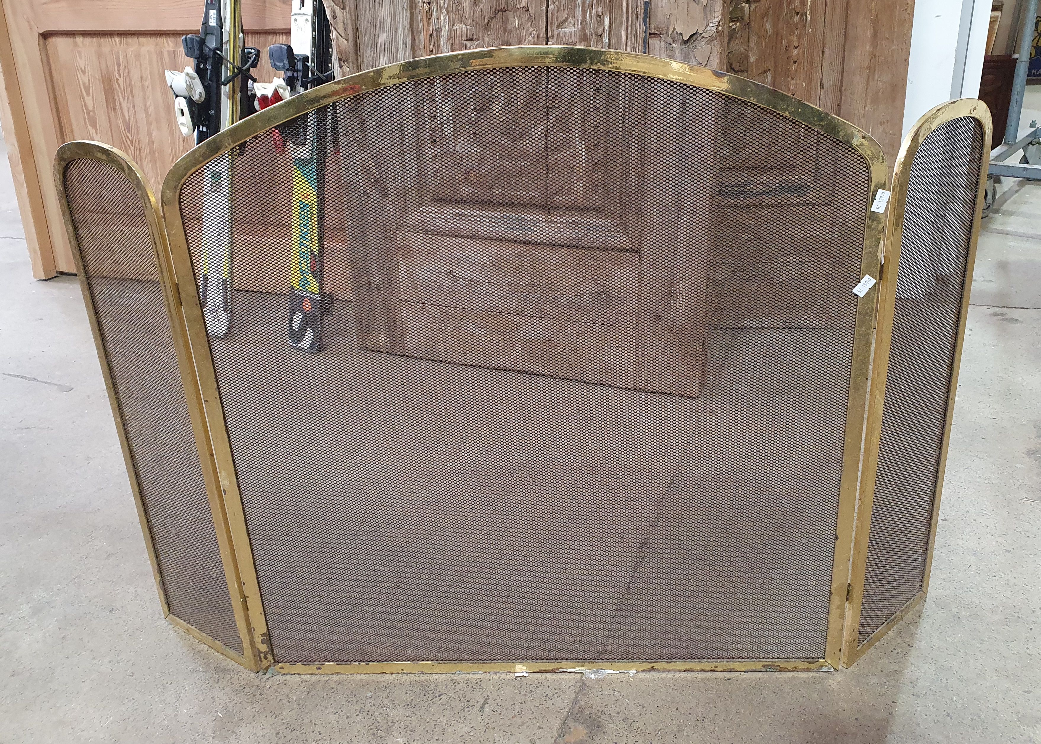 1326 · A FIRE SCREEN
