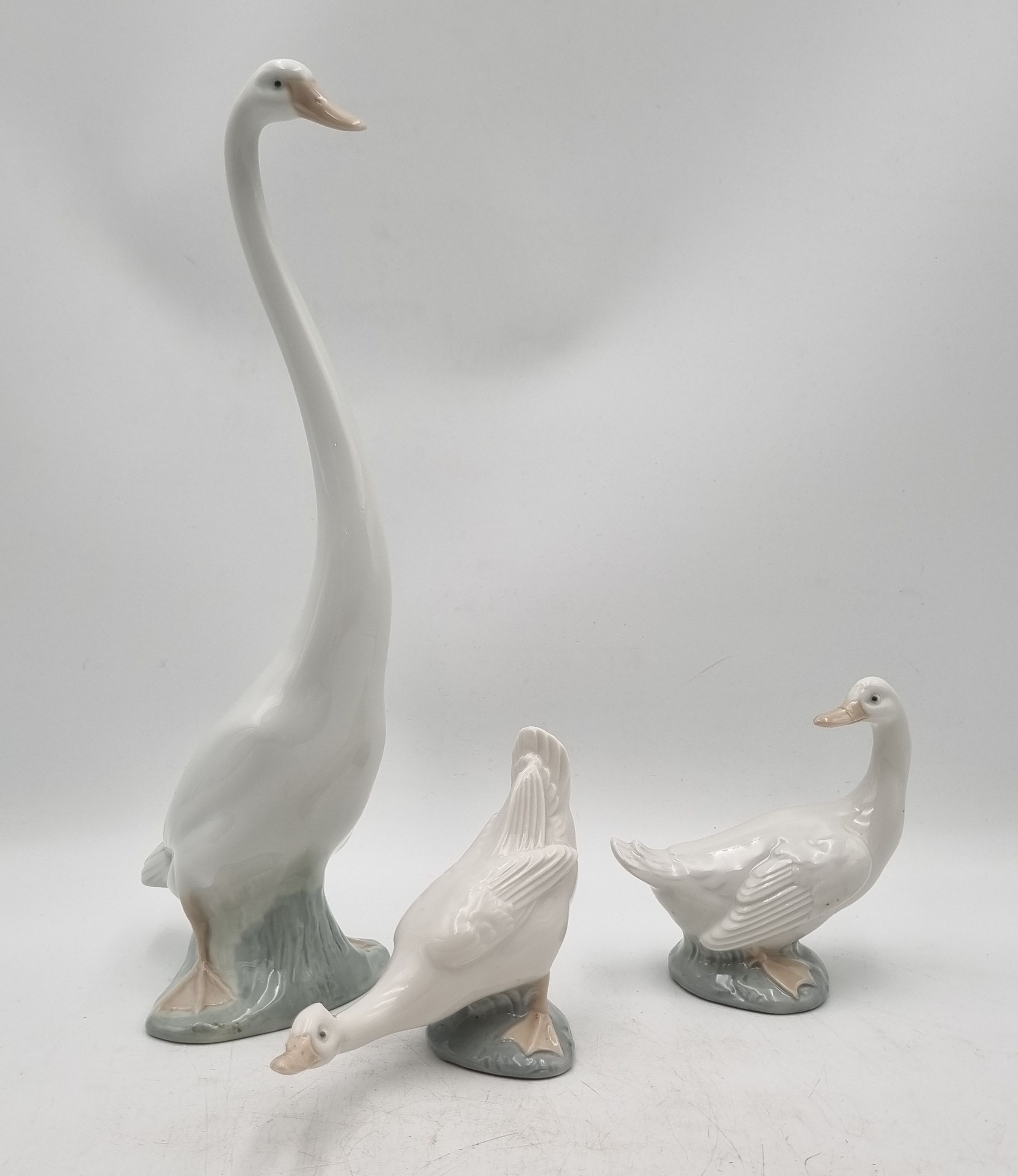 A Nao By Lladro Porcelain Goose Figurine