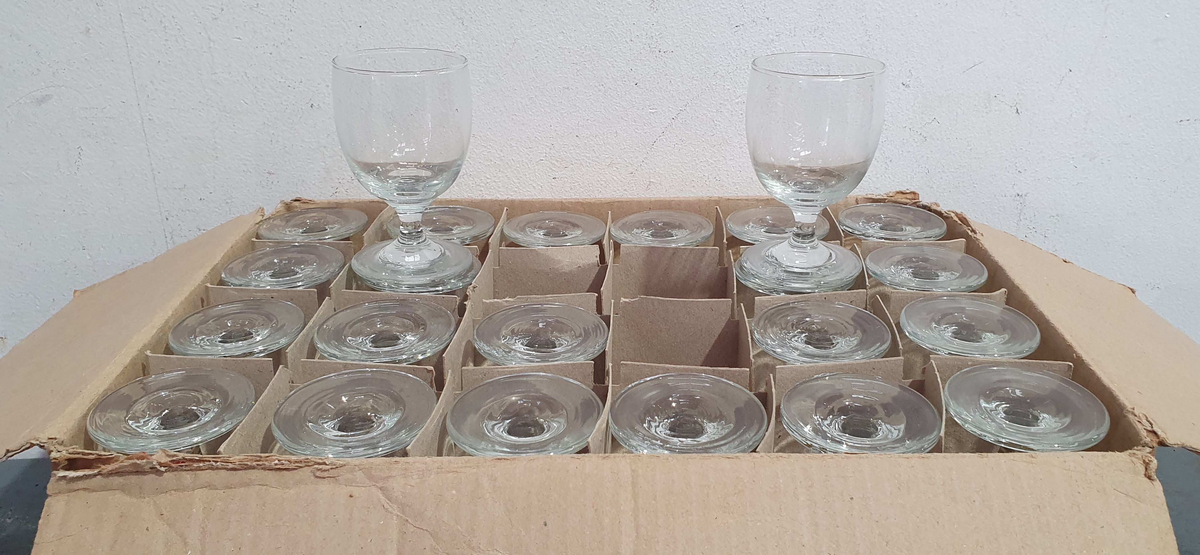 1447 · A BOX OF WINE GLASSES