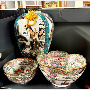 A group of Chinese porcelain items, tallest 35cm.
