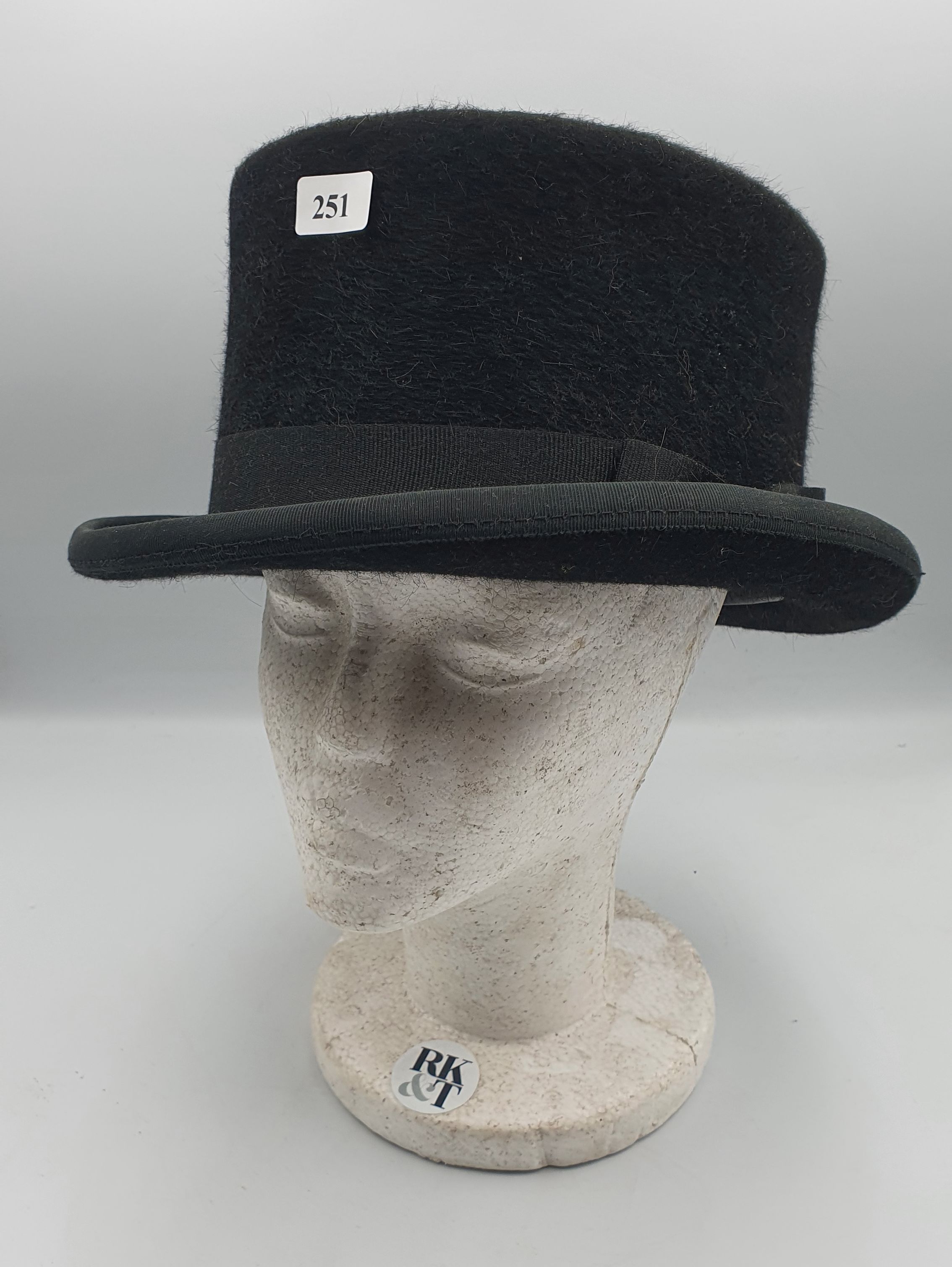 251 · A BLACK TOP HAT