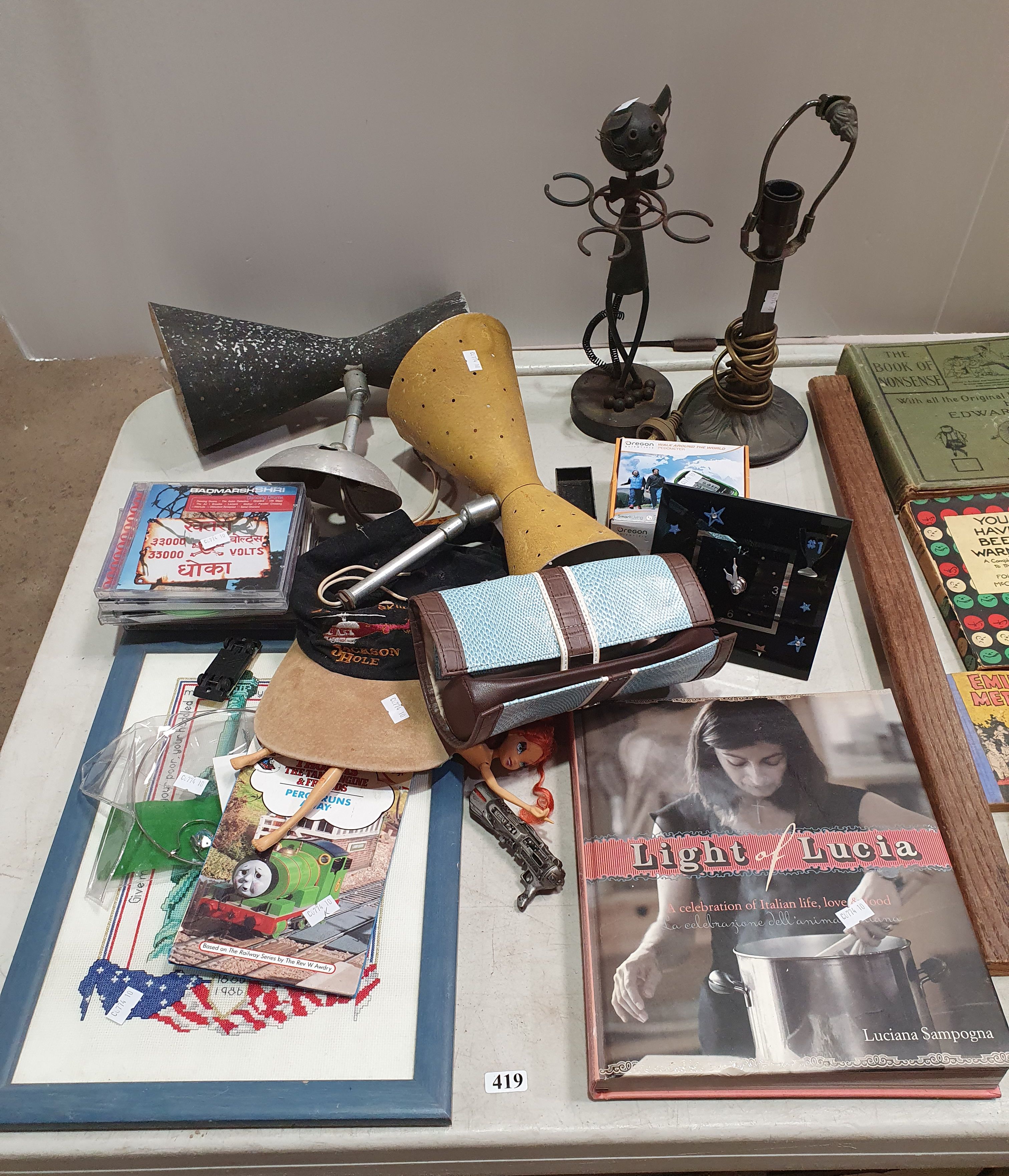 419 · A GROUP OF VARIOUS ITEMS