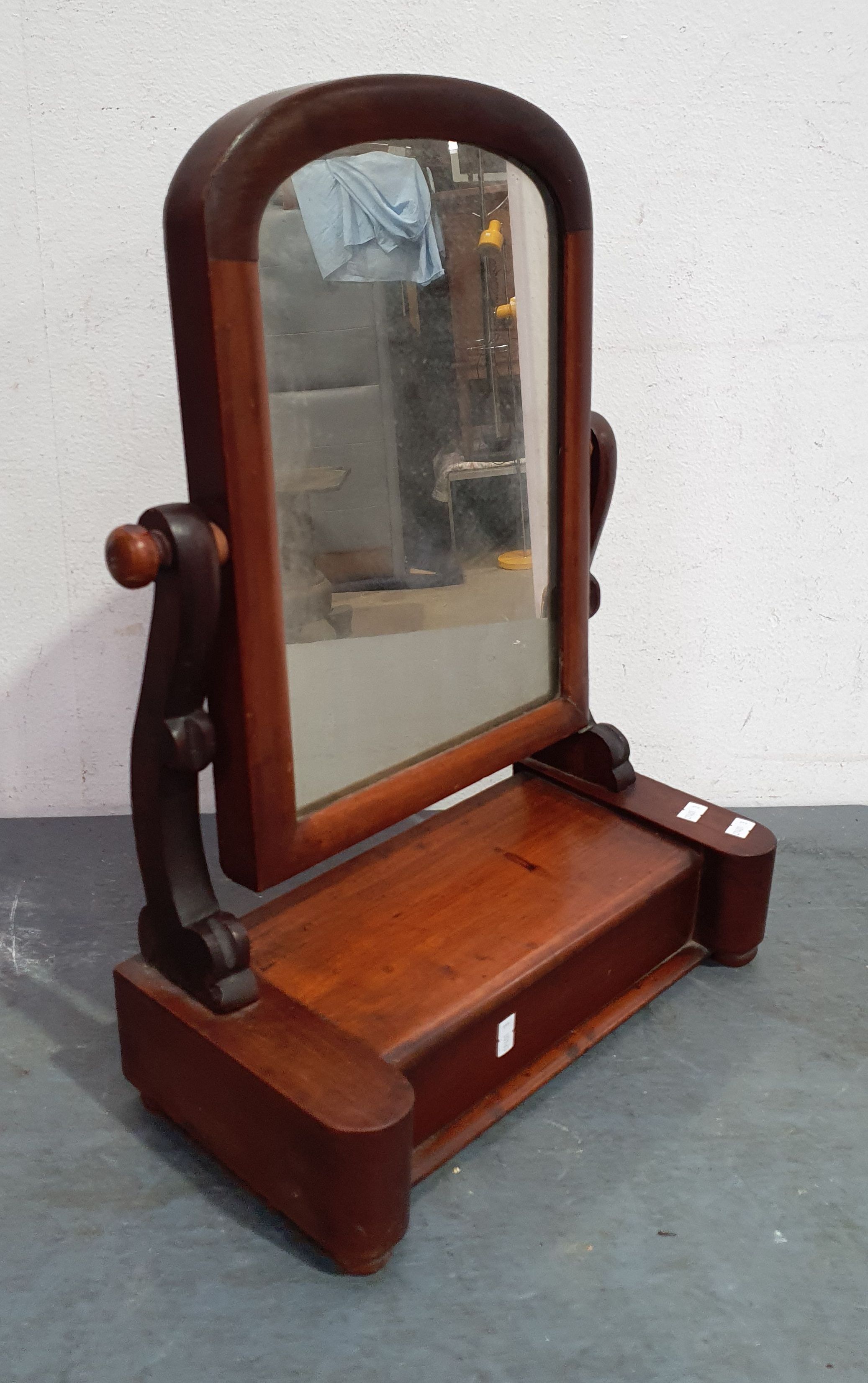 2276 · AN EARLY TOILET MIRROR