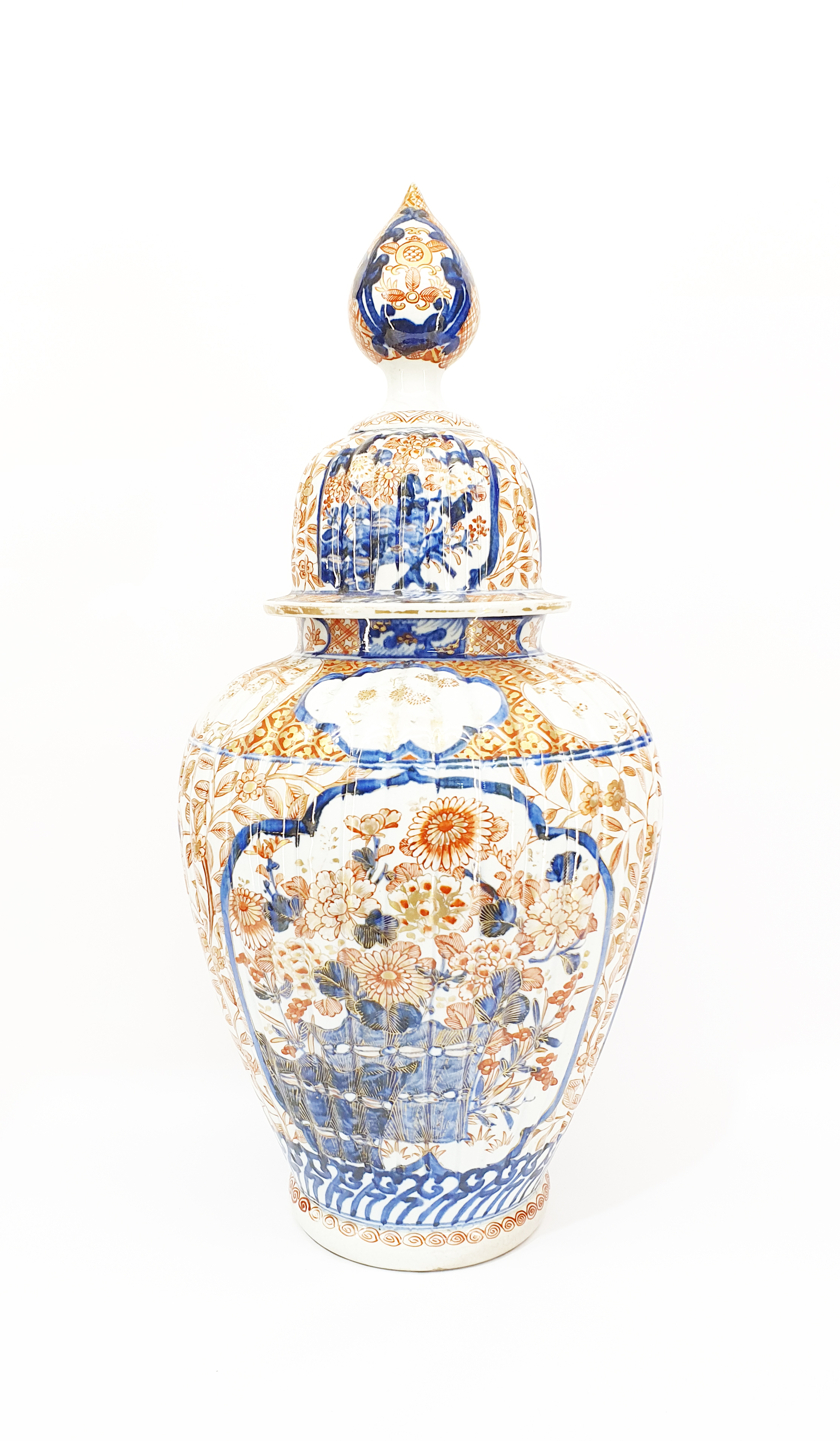 A Large Japanese Late Meiji Period Imari Ware Baluster Vase And Cover