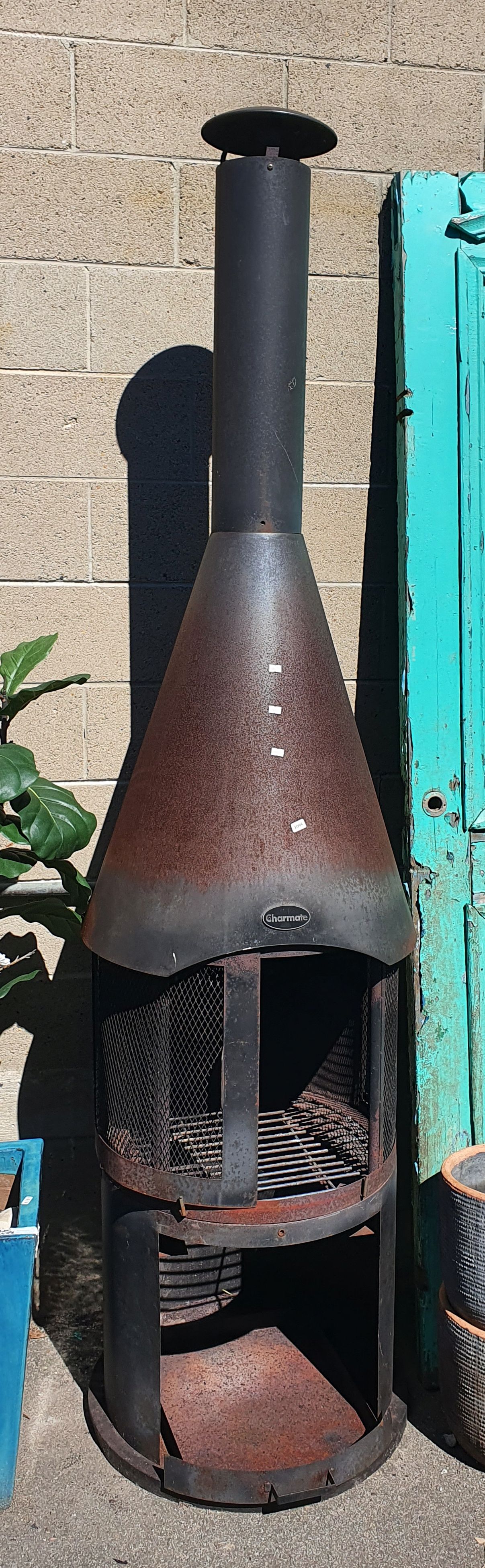 1095 · A METAL CHIMINEA