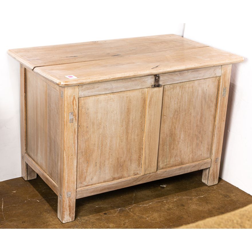 Limed blanket chest having a hinged top