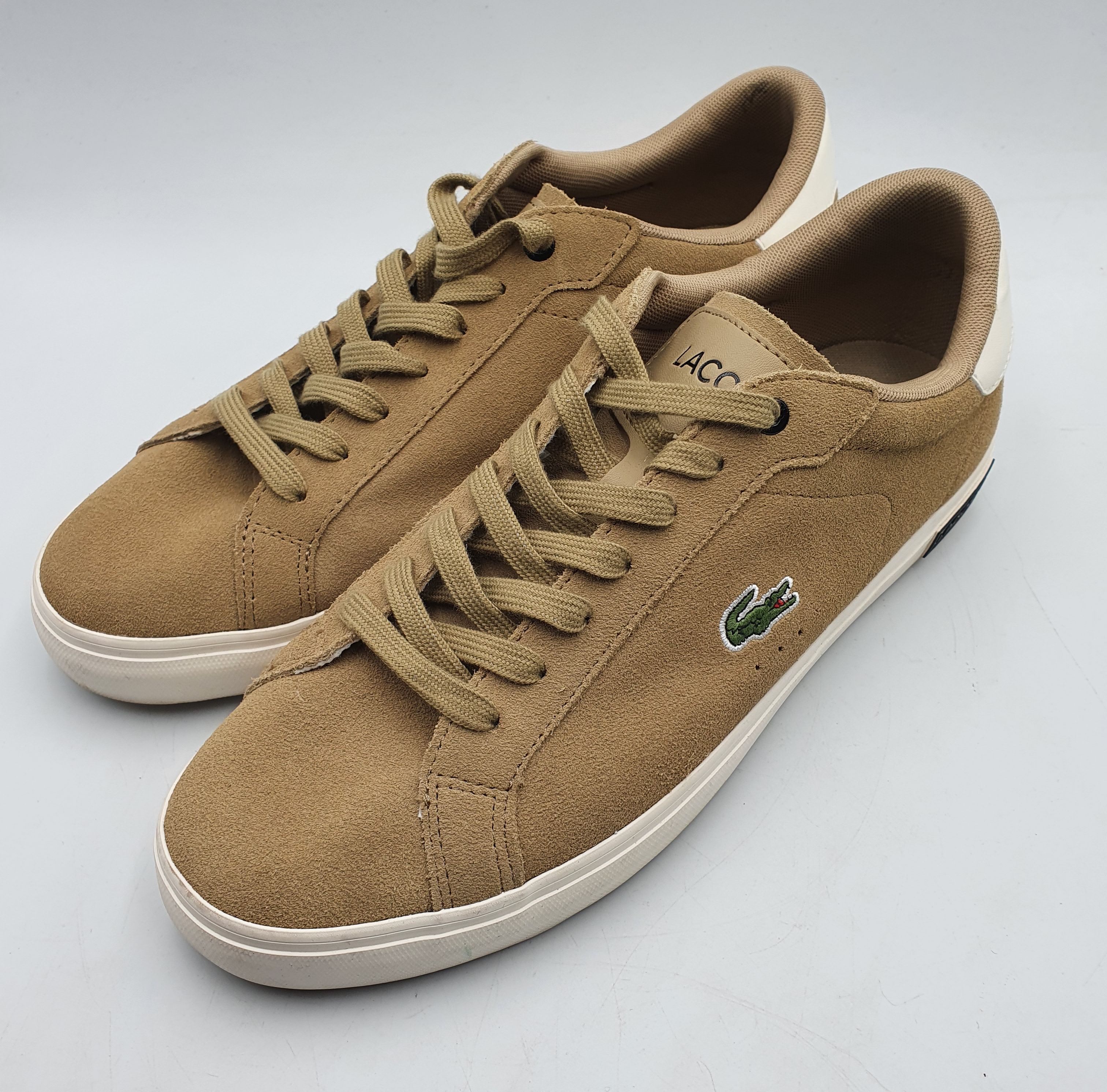 210 · A PAIR OF MENS LACOSTE SHOES SIZE EUR43 UK9