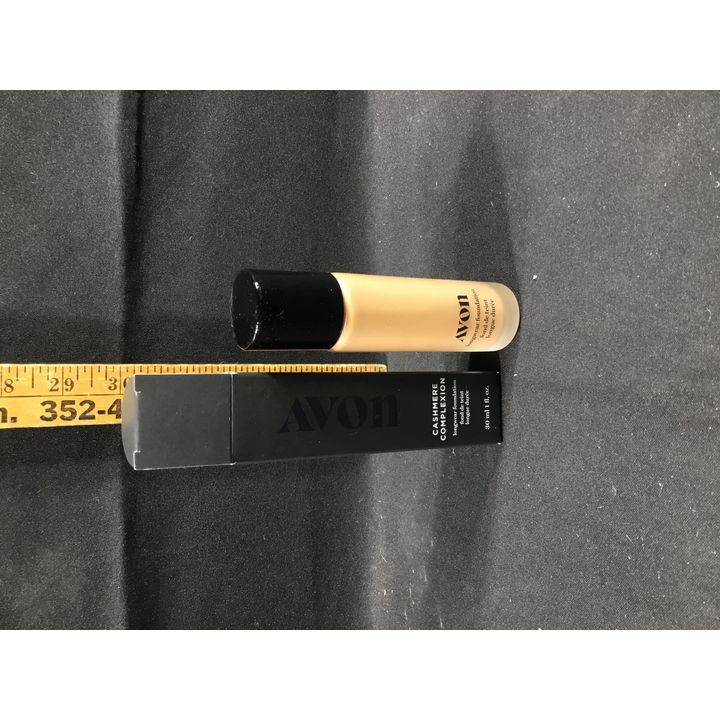 Avon Cashmere Complexion Longwear Foundation 1oz- Souffle
